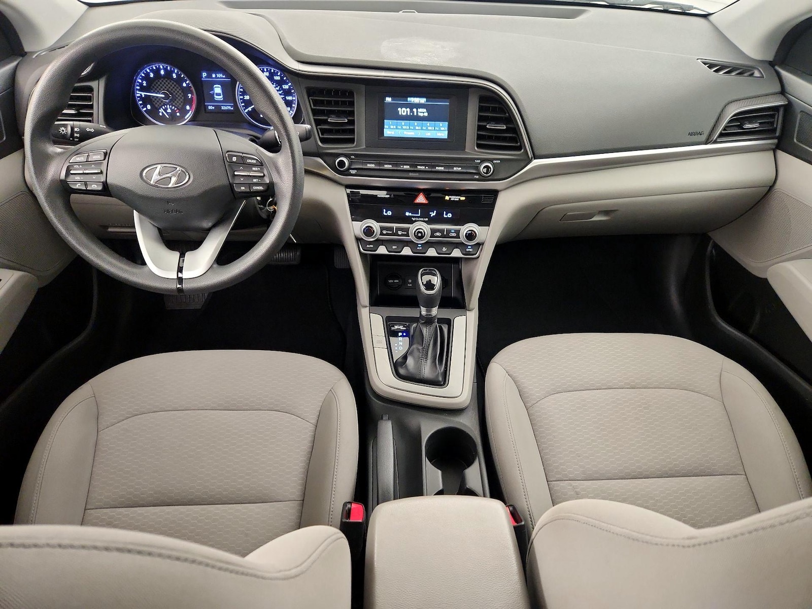 2020 Hyundai Elantra SE - Photo 10
