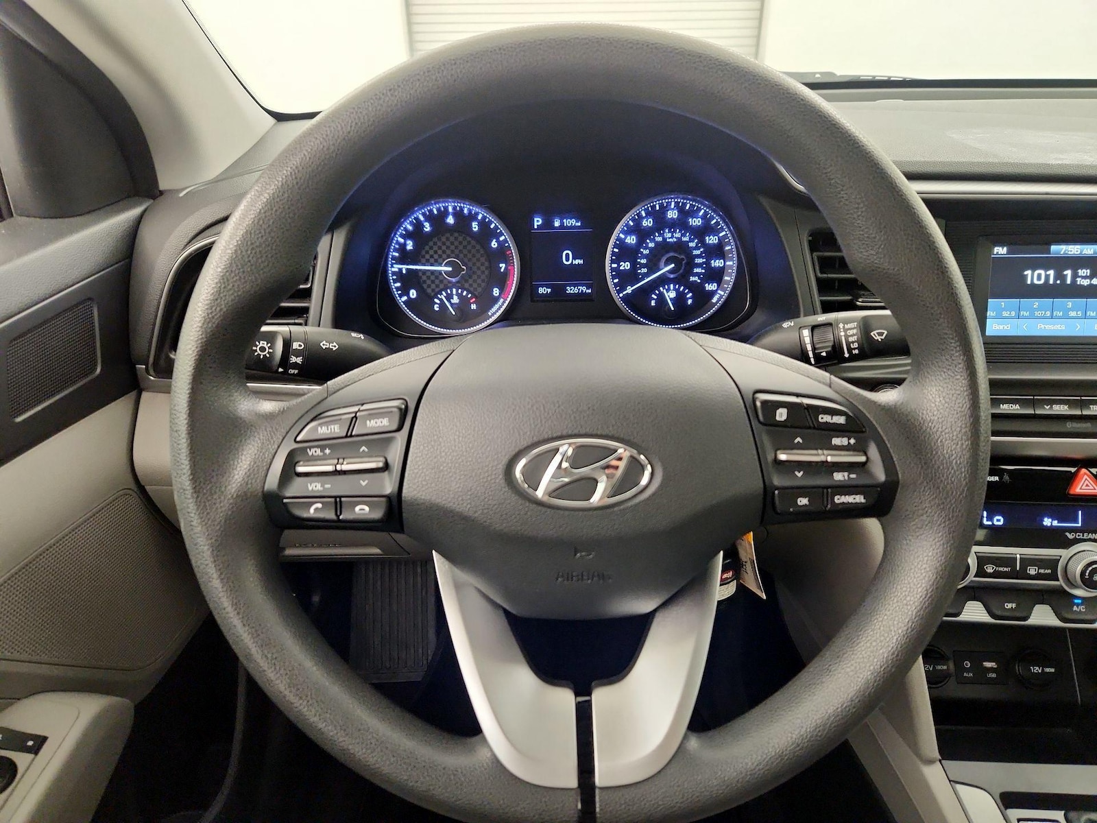 2020 Hyundai Elantra SE - Photo 11