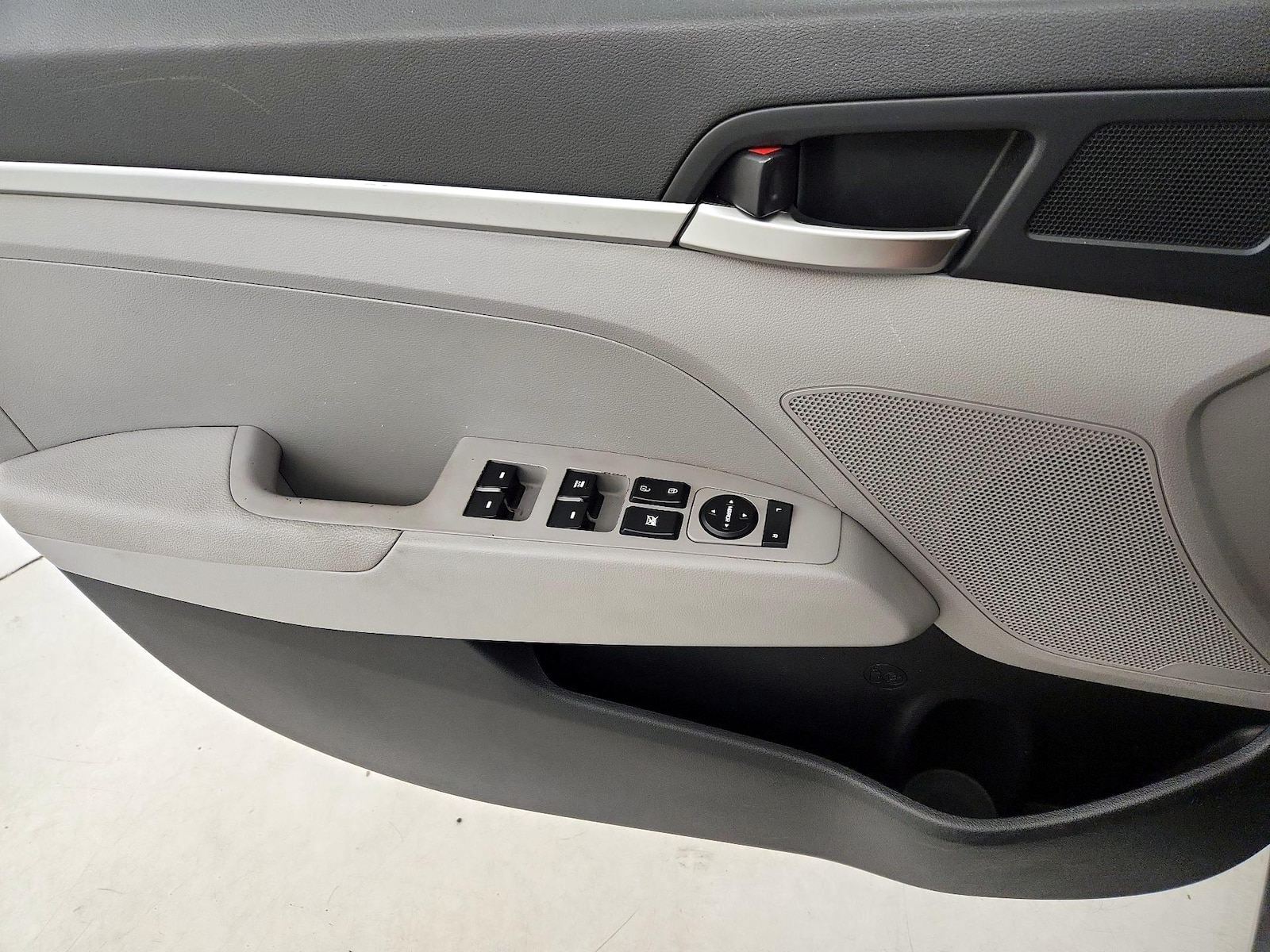 2020 Hyundai Elantra SE - Photo 13