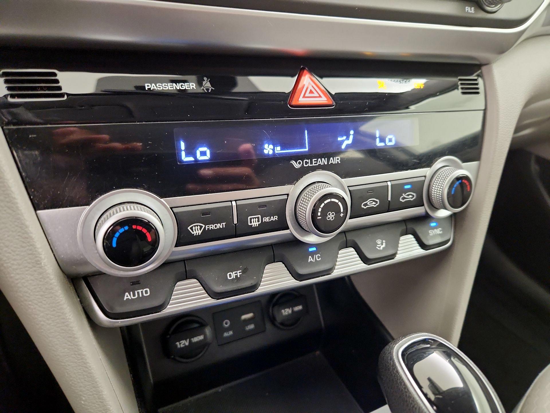 Thumbnail: 2020 Hyundai Elantra - 16