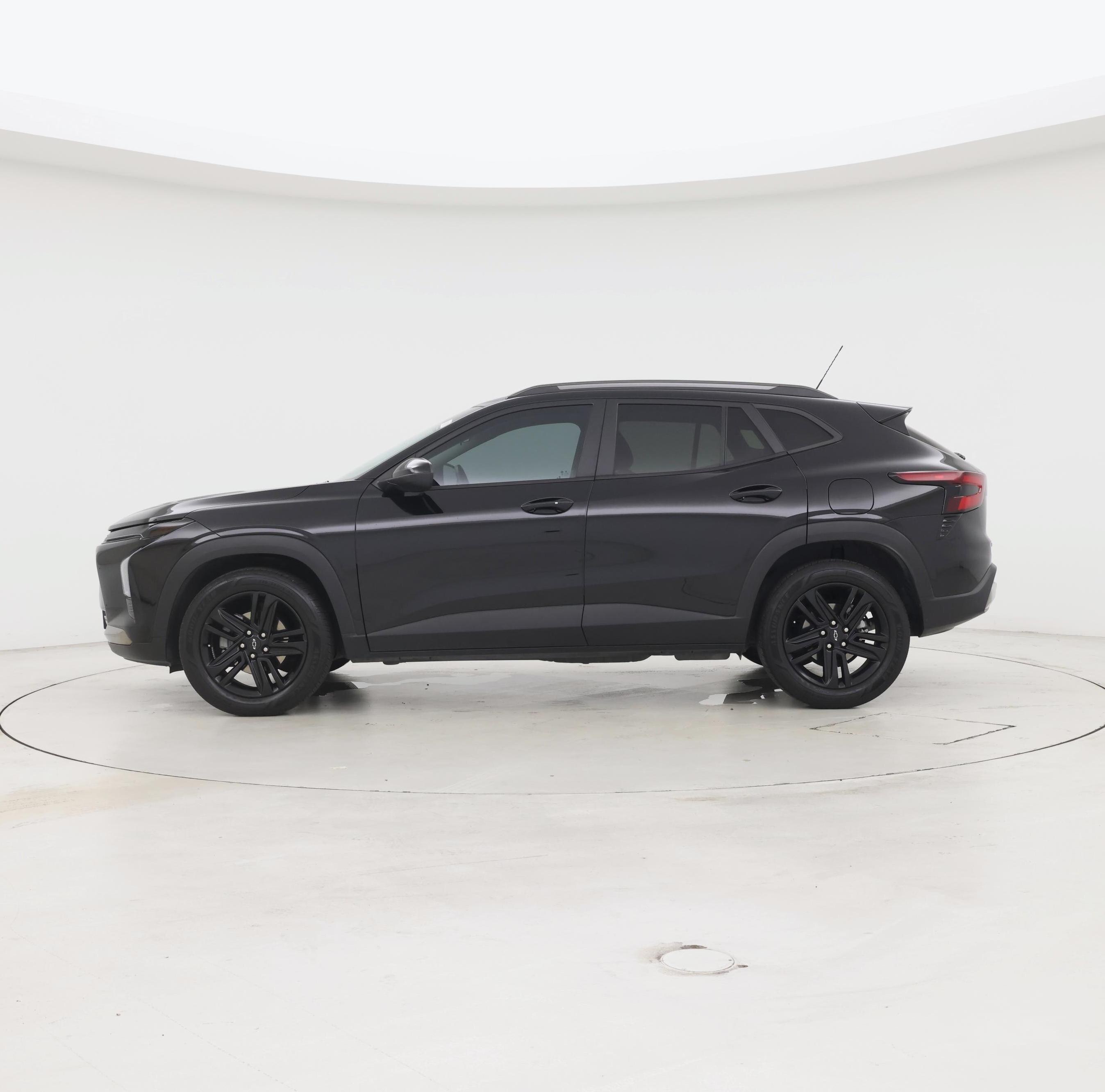 Thumbnail: 2025 Chevrolet Trax - 3