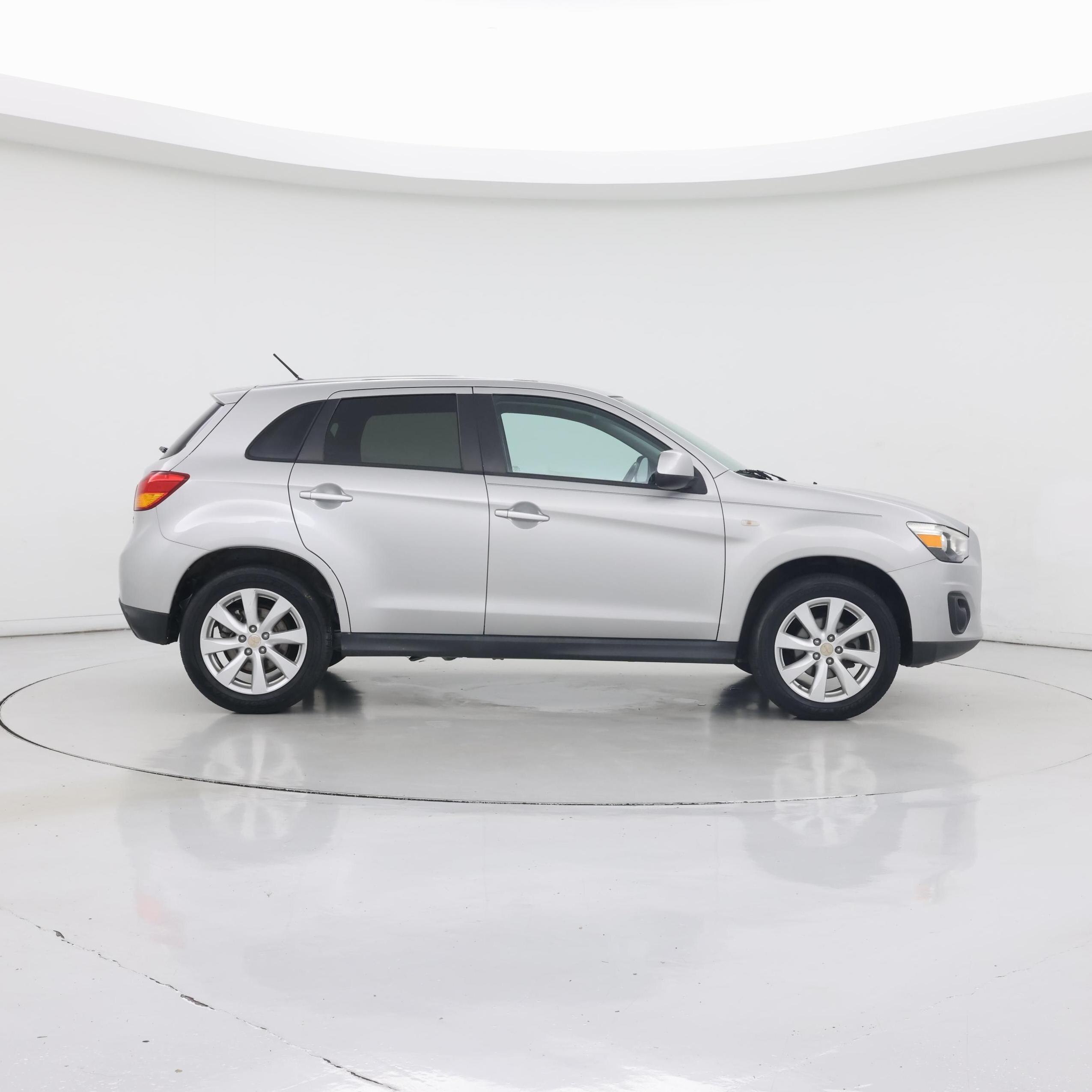 Thumbnail: 2015 Mitsubishi Outlander Sport - 7