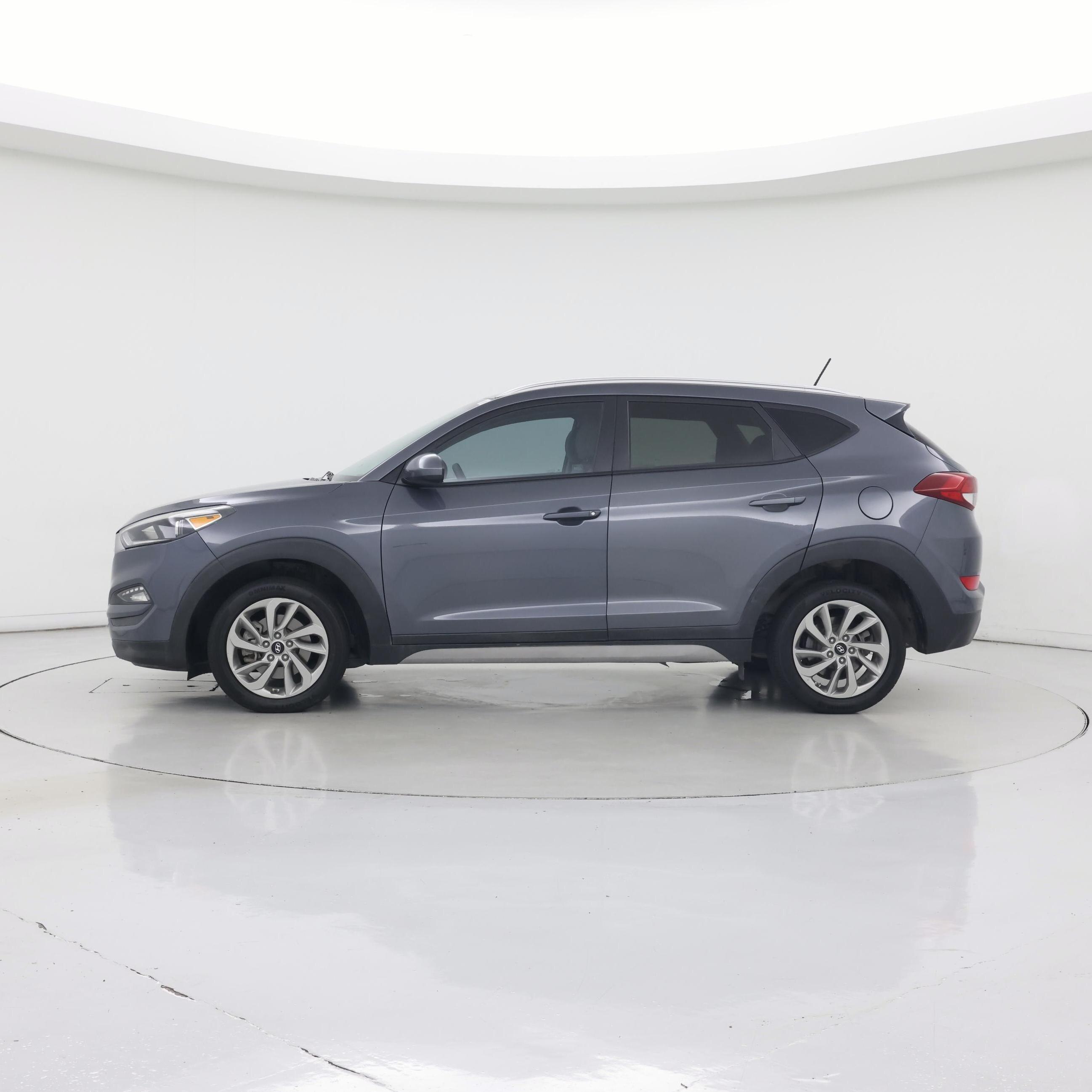 Thumbnail: 2017 Hyundai Tucson - 3