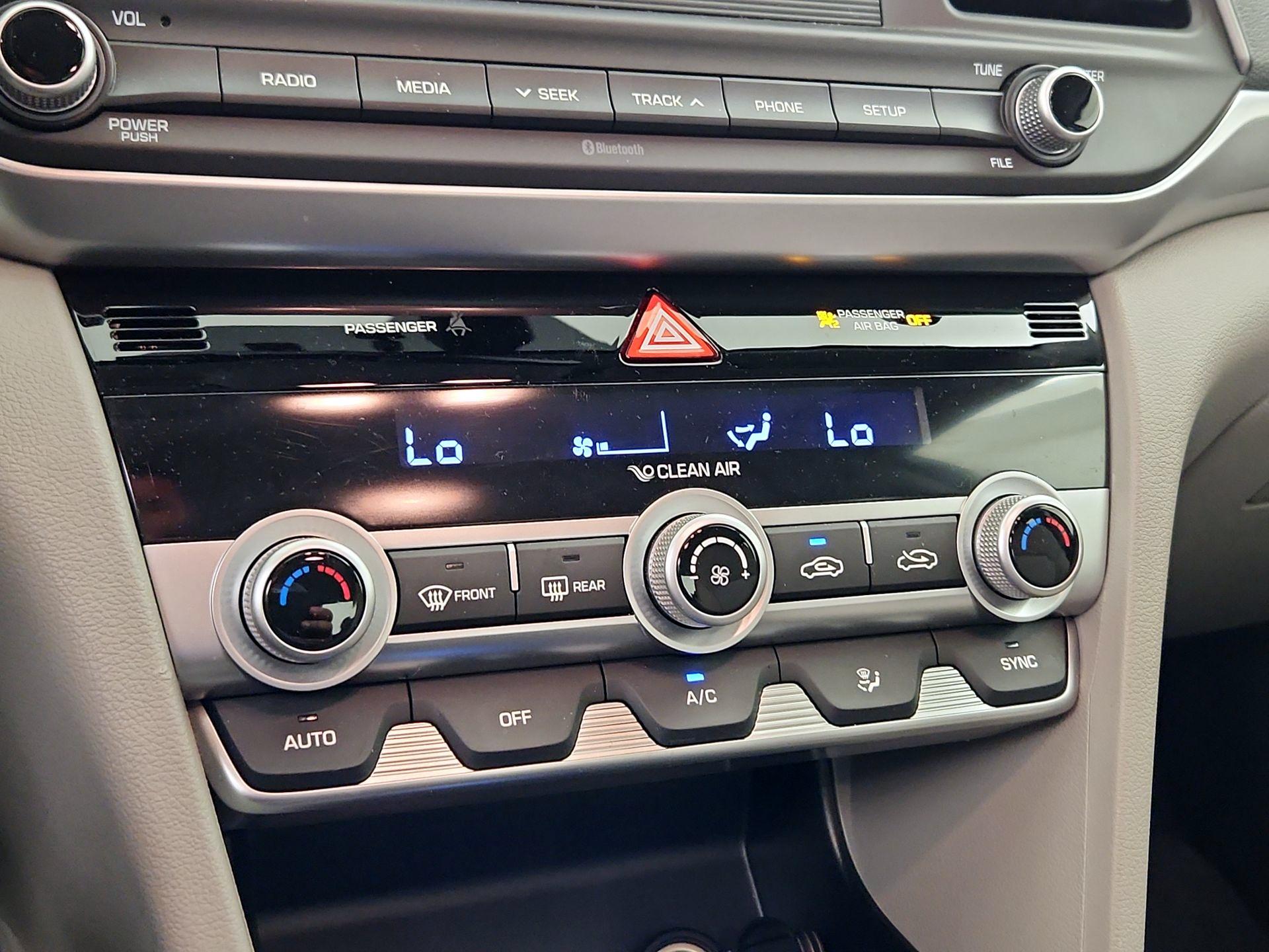 Thumbnail: 2020 Hyundai Elantra - 16