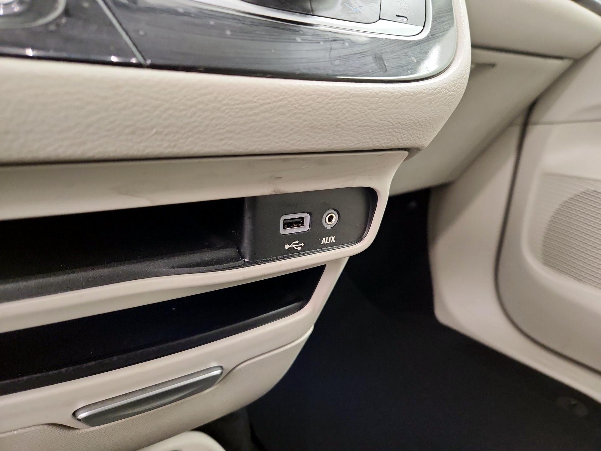 Thumbnail: 2018 Chrysler Pacifica - 18