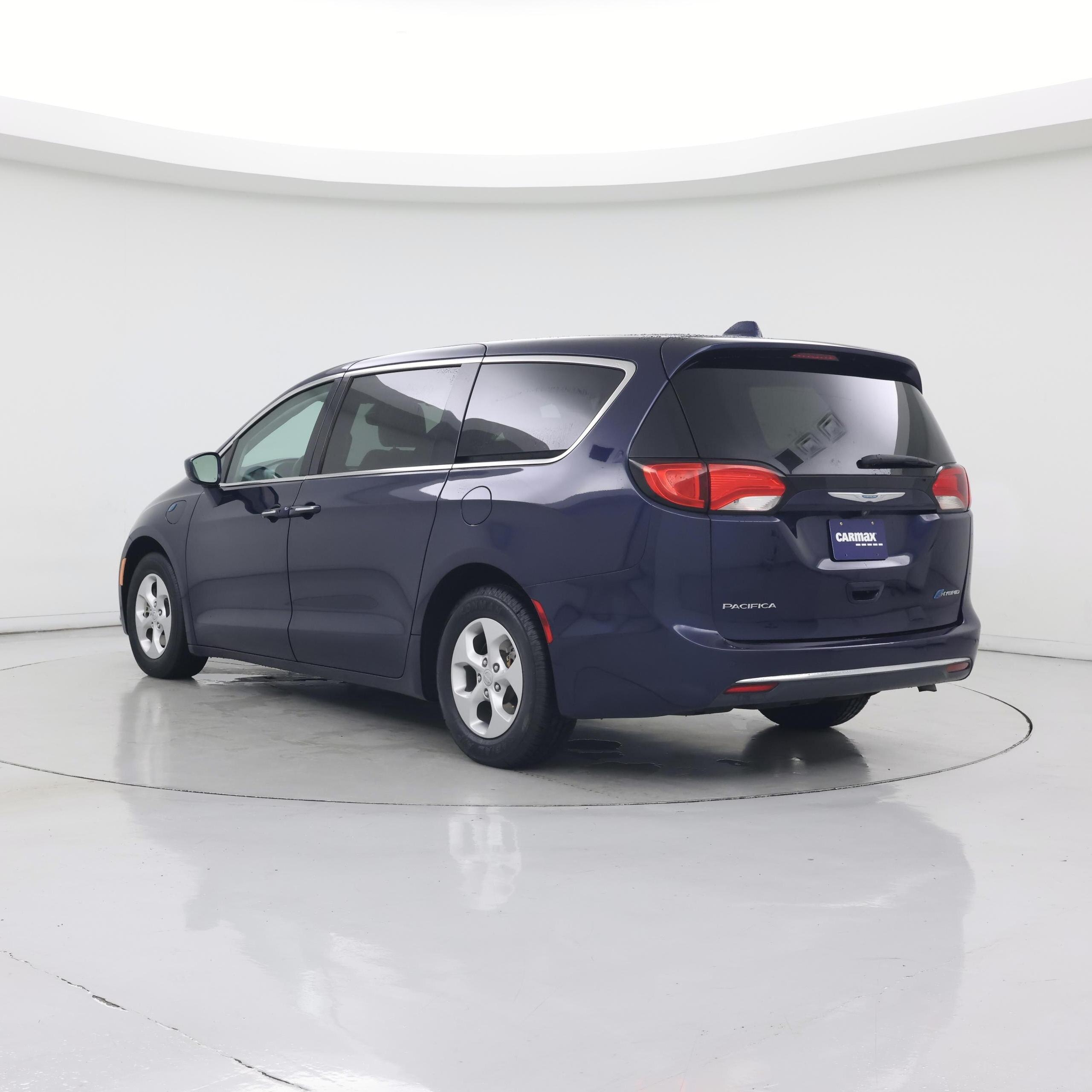 Thumbnail: 2018 Chrysler Pacifica - 2