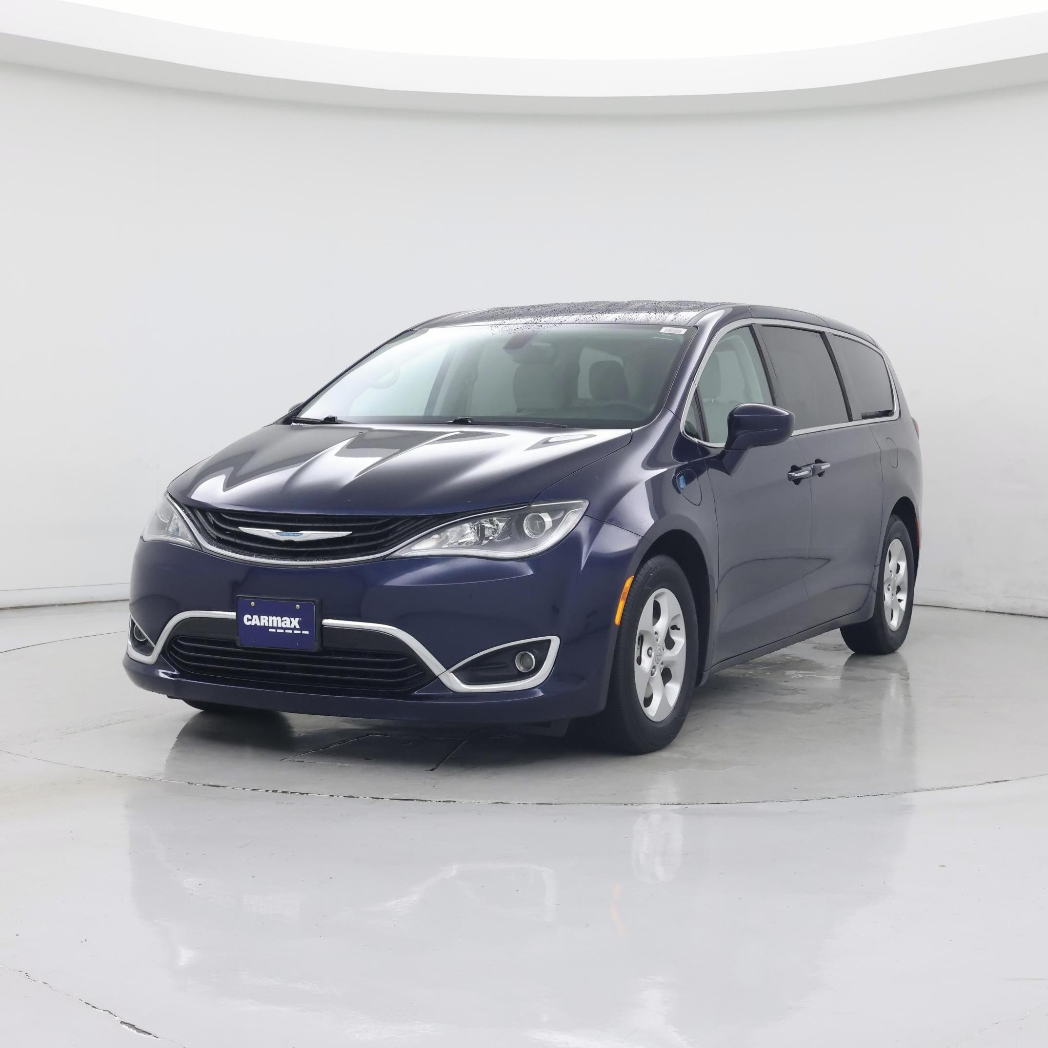 Thumbnail: 2018 Chrysler Pacifica - 4