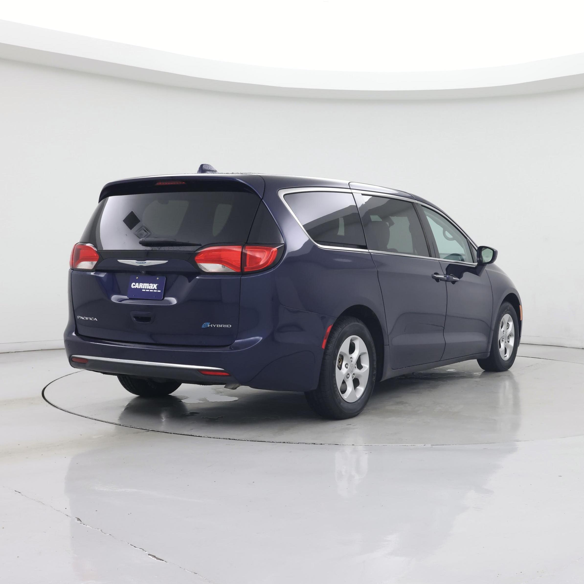 Thumbnail: 2018 Chrysler Pacifica - 8