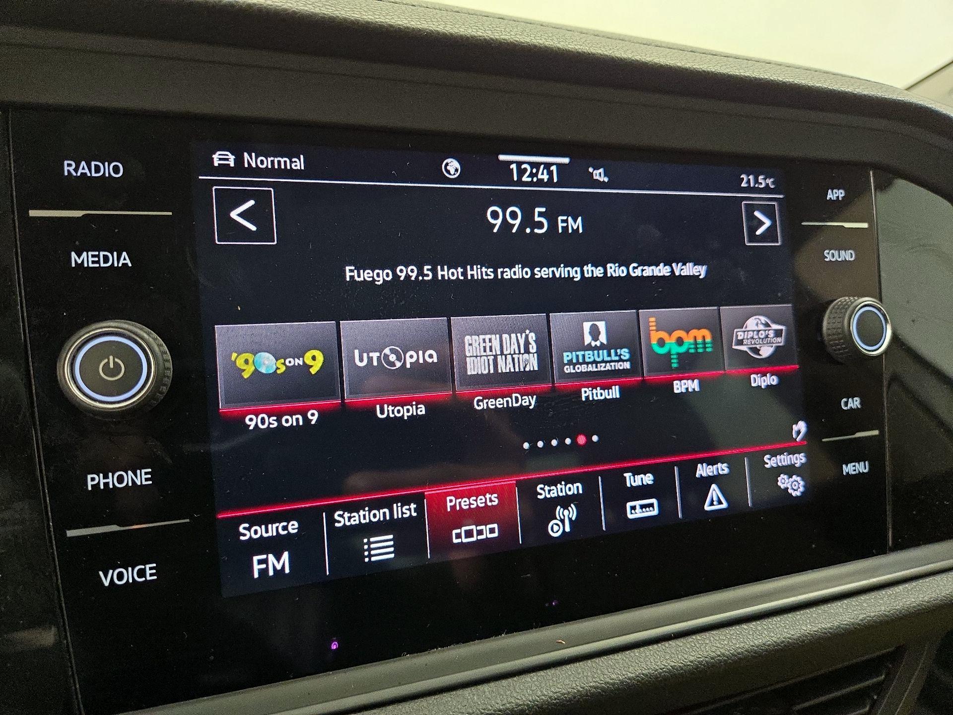 Thumbnail: 2021 Volkswagen Jetta - 15