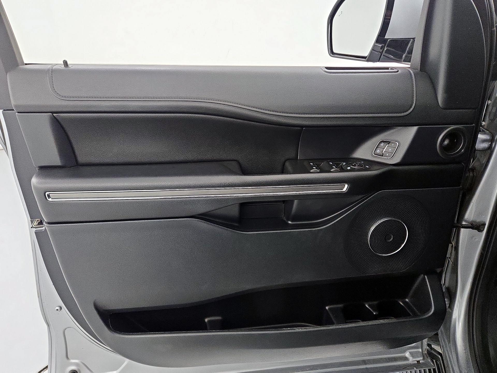Thumbnail: 2020 Ford Expedition - 12