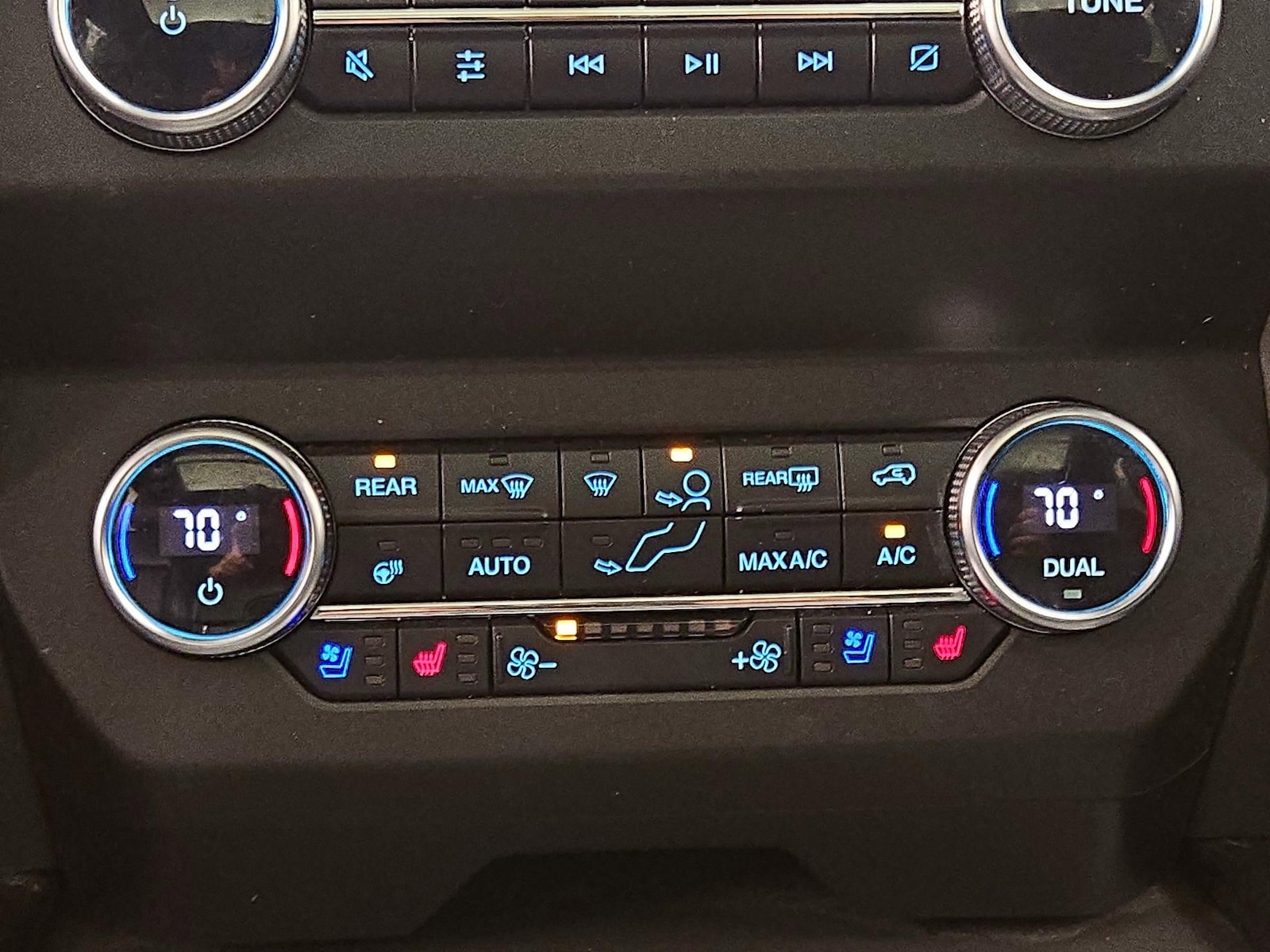 2020 Ford Expedition XLT - Photo 18