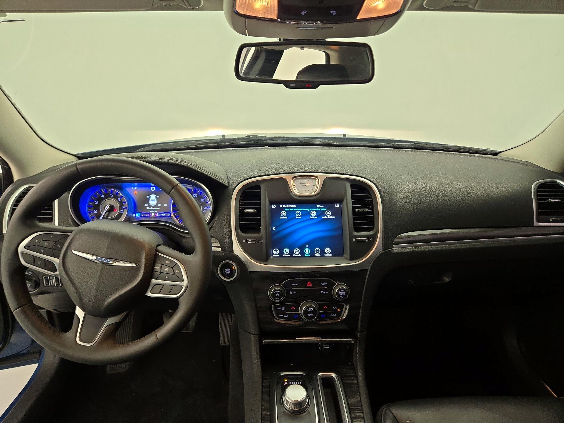 Thumbnail: 2022 Chrysler 300 - 9