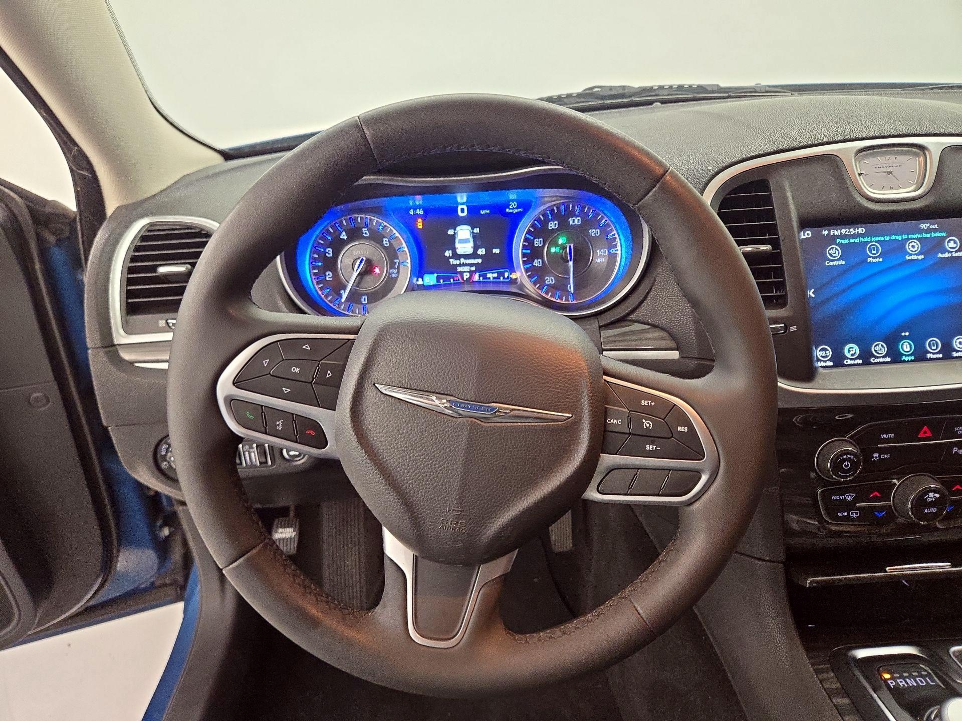 Thumbnail: 2022 Chrysler 300 - 10