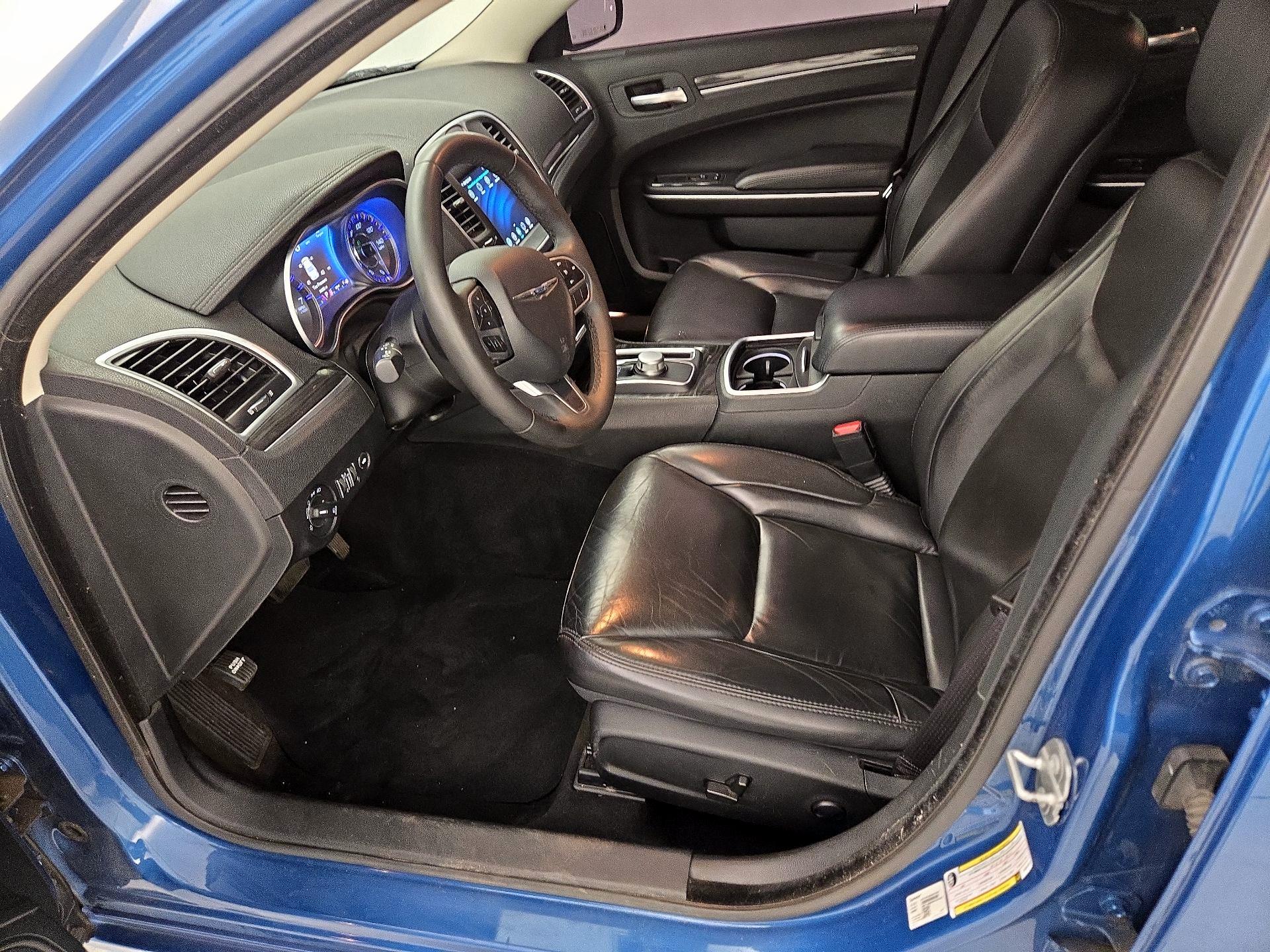 Thumbnail: 2022 Chrysler 300 - 11