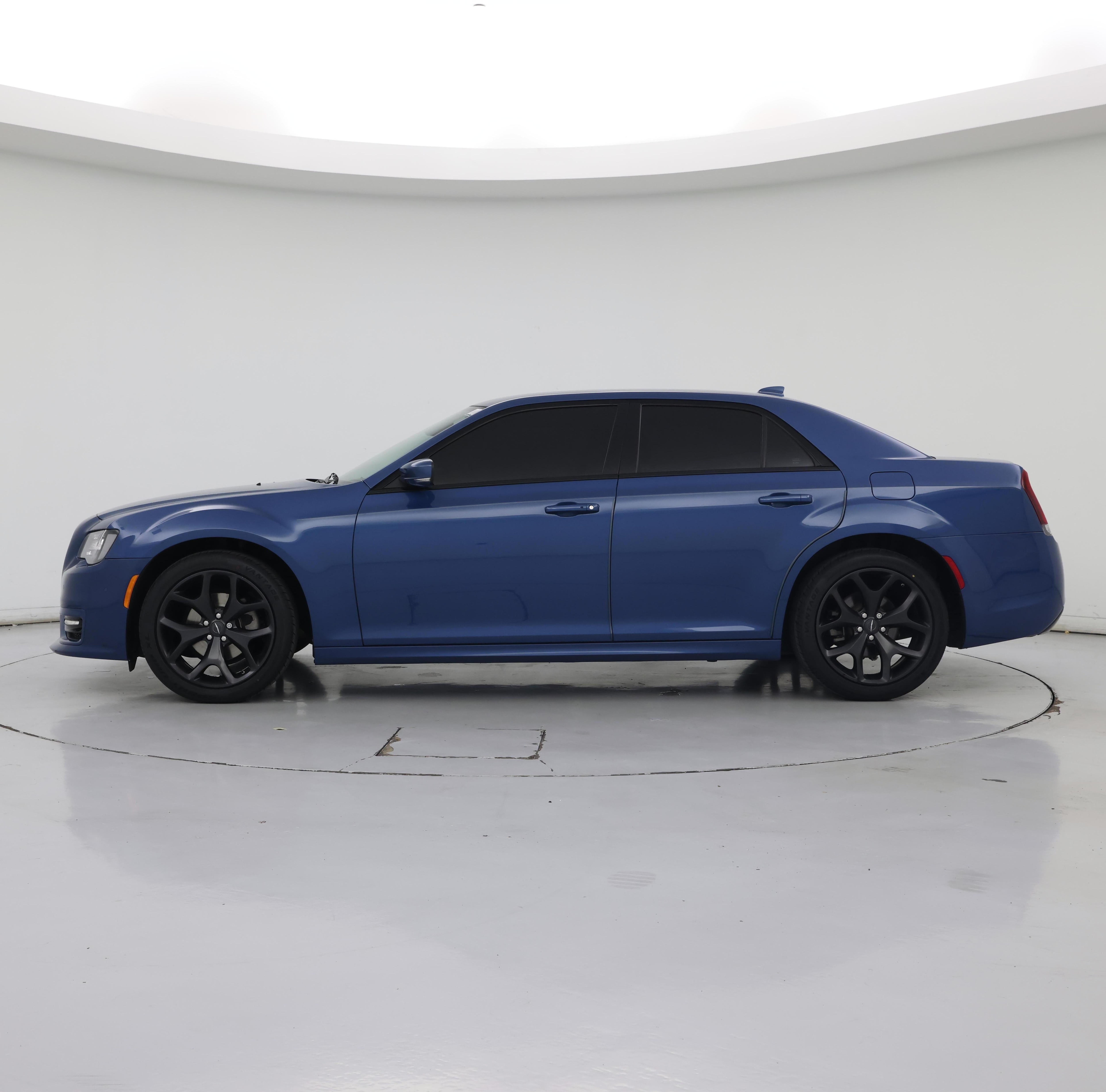 Thumbnail: 2022 Chrysler 300 - 3