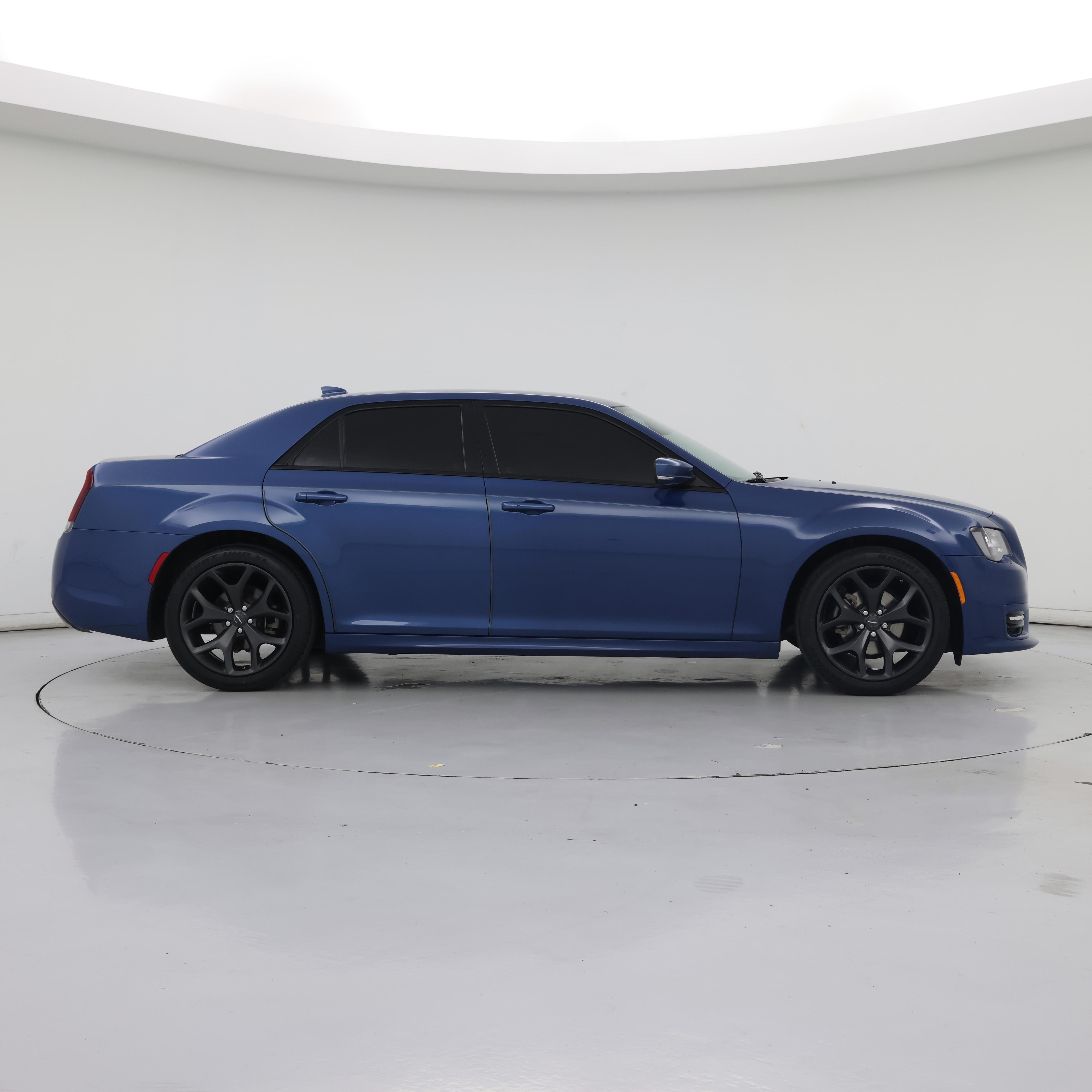 Thumbnail: 2022 Chrysler 300 - 7