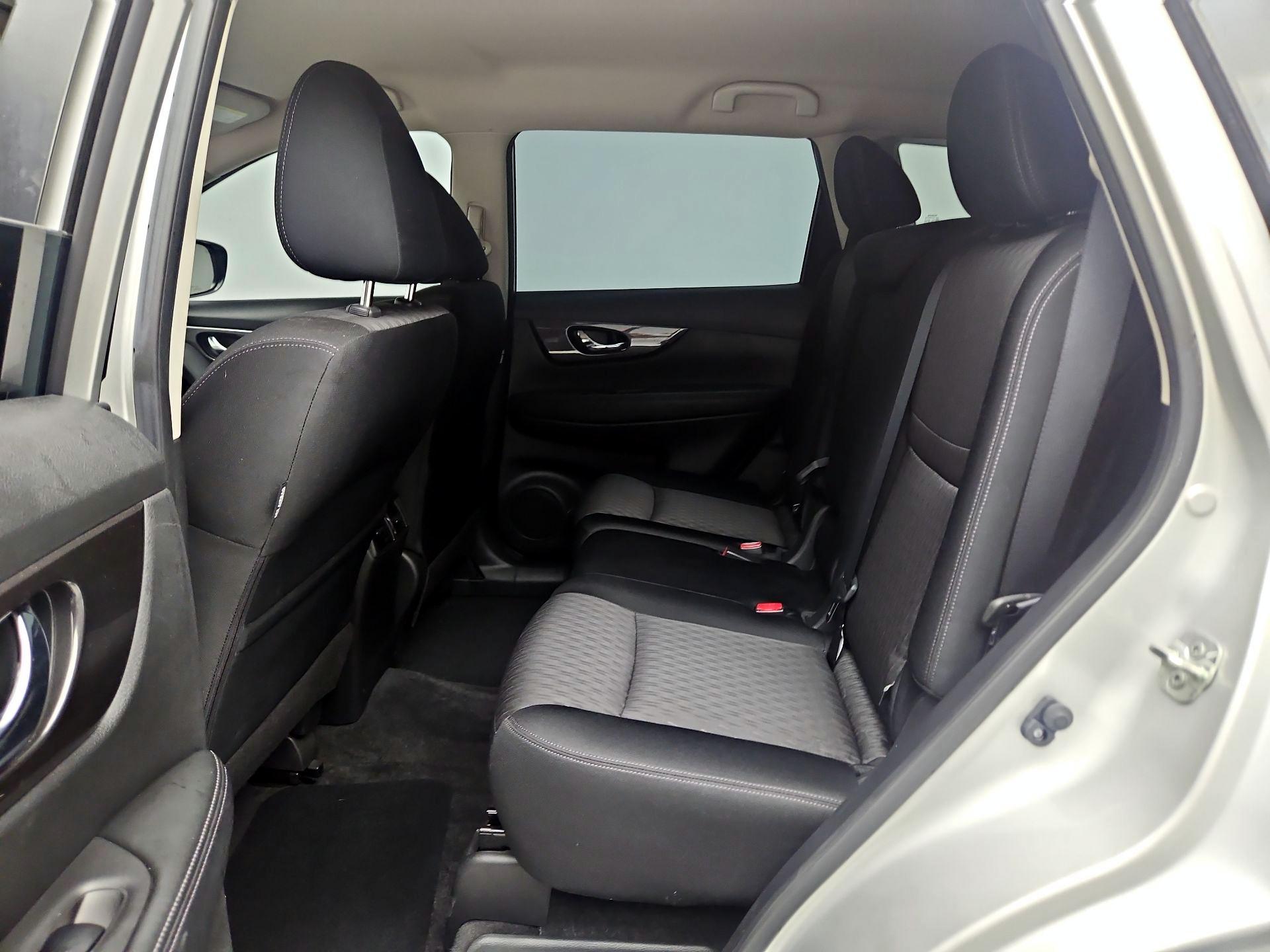 Thumbnail: 2020 Nissan Rogue - 18