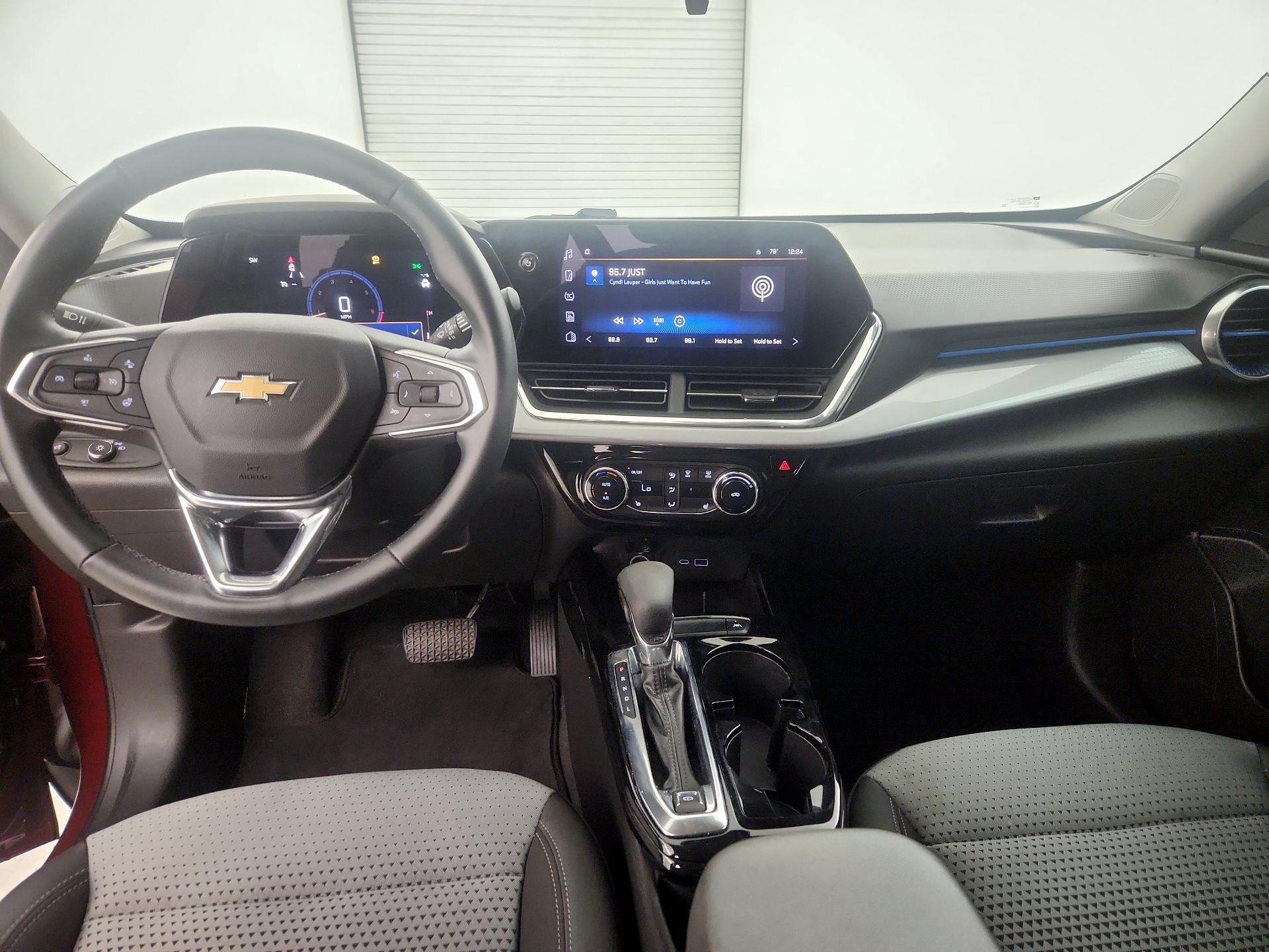 Thumbnail: 2024 Chevrolet Trax - 9