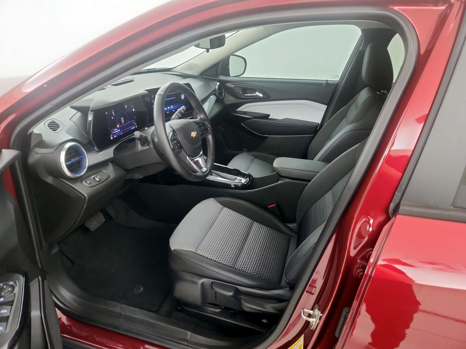 Thumbnail: 2024 Chevrolet Trax - 11