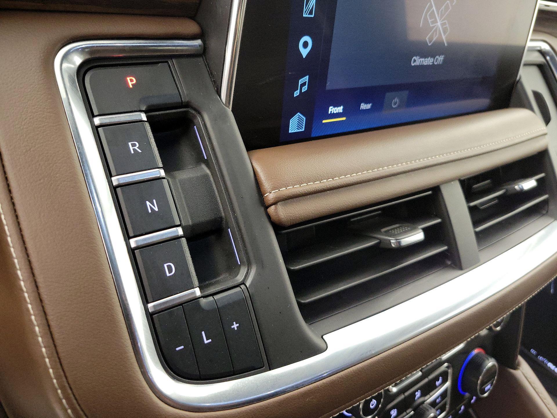 Thumbnail: 2023 Chevrolet Suburban - 18