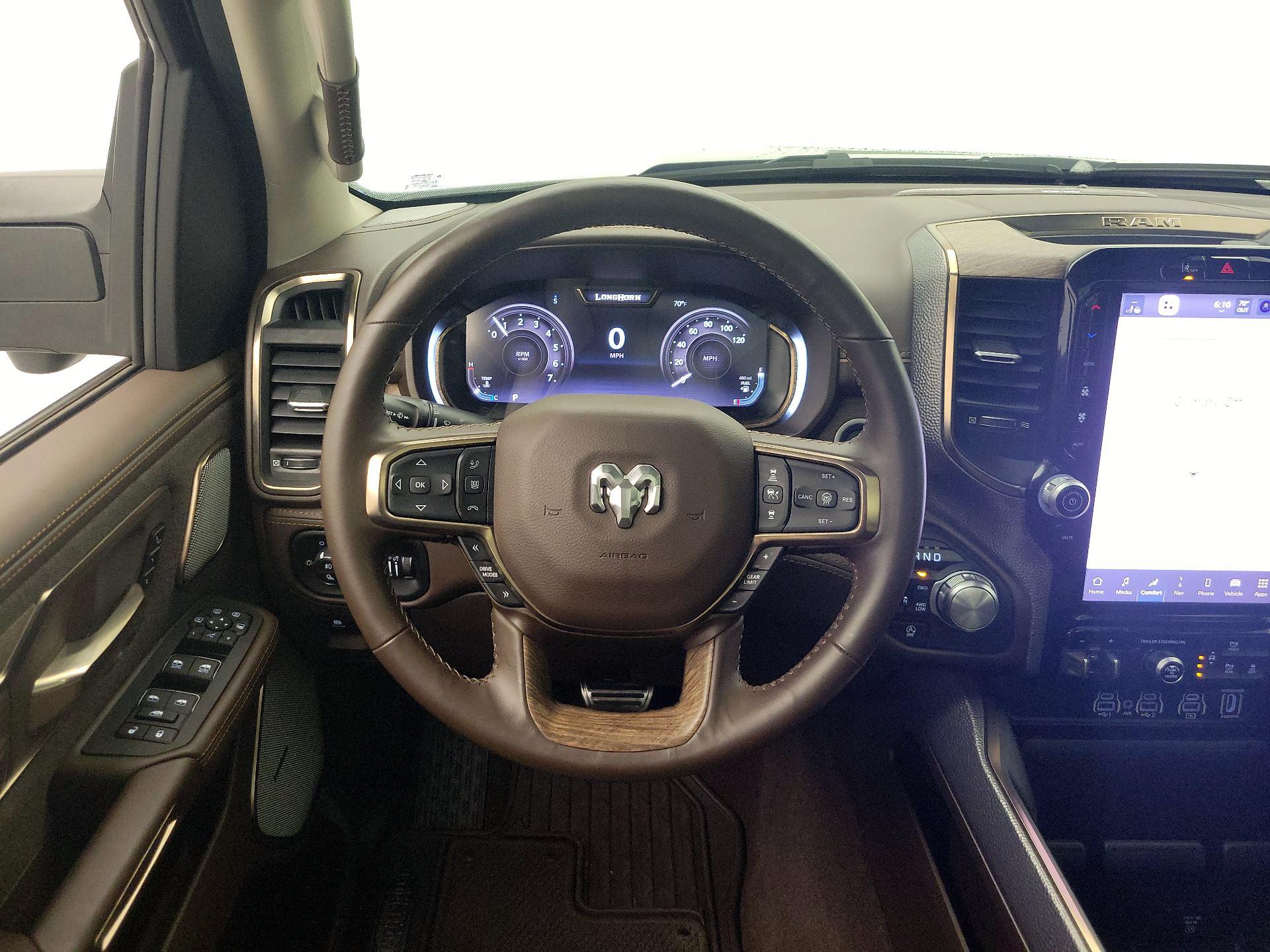 Thumbnail: 2025 RAM 1500 - 10