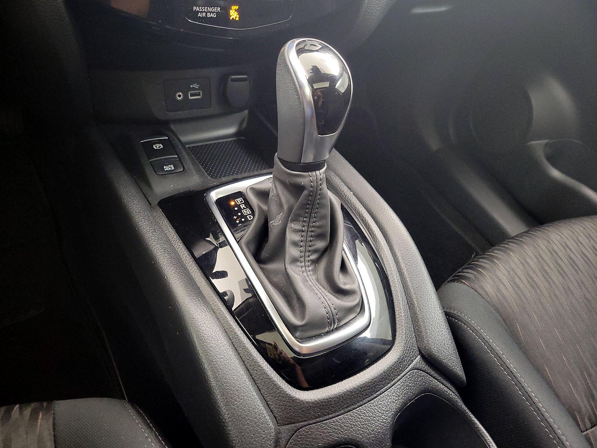 Thumbnail: 2020 Nissan Rogue - 18