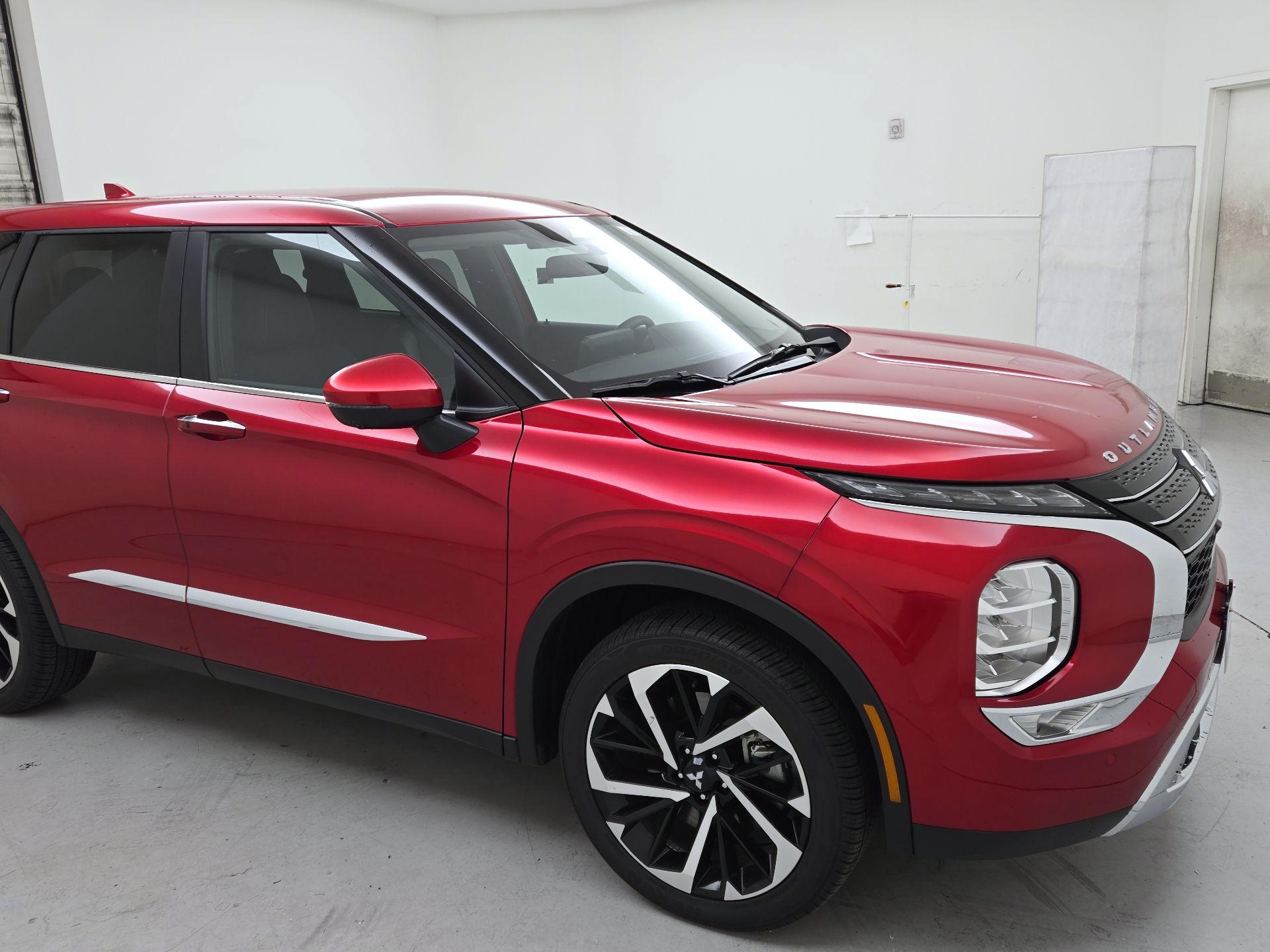 Thumbnail: 2024 Mitsubishi Outlander - 1