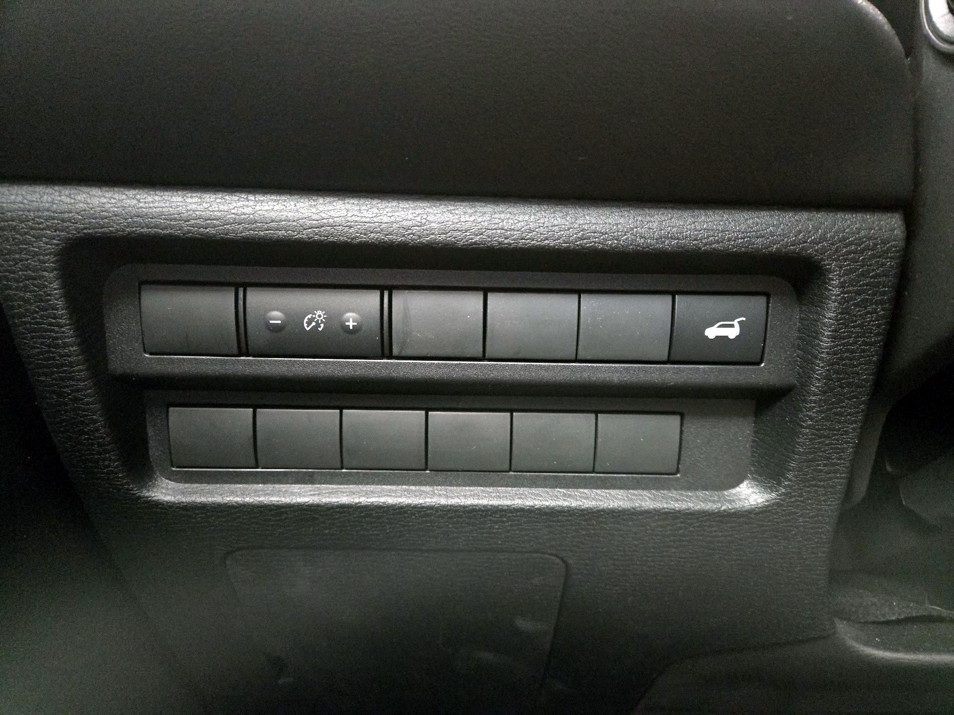 Thumbnail: 2024 Mitsubishi Outlander - 11