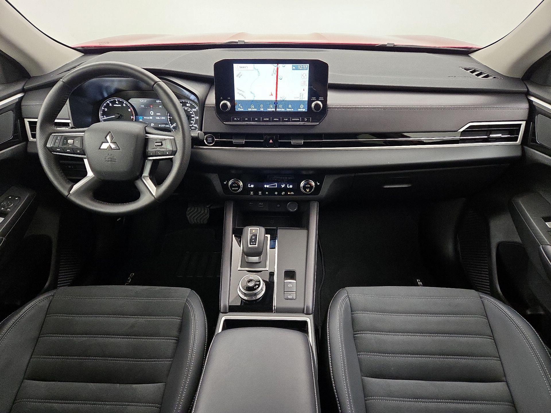 Thumbnail: 2024 Mitsubishi Outlander - 8