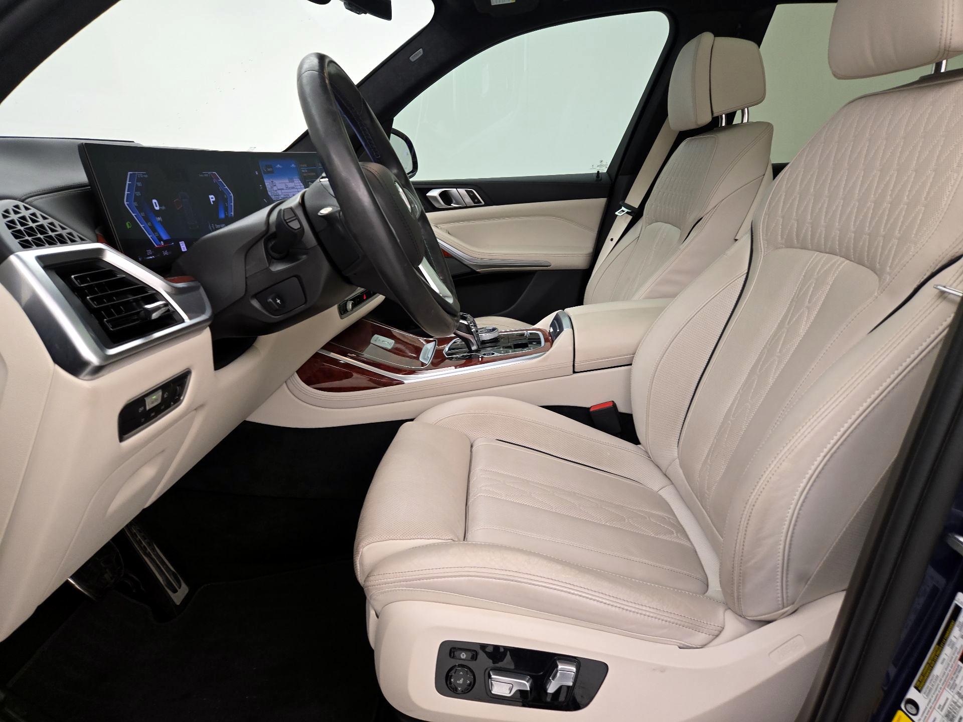 Thumbnail: 2023 BMW X7 - 11