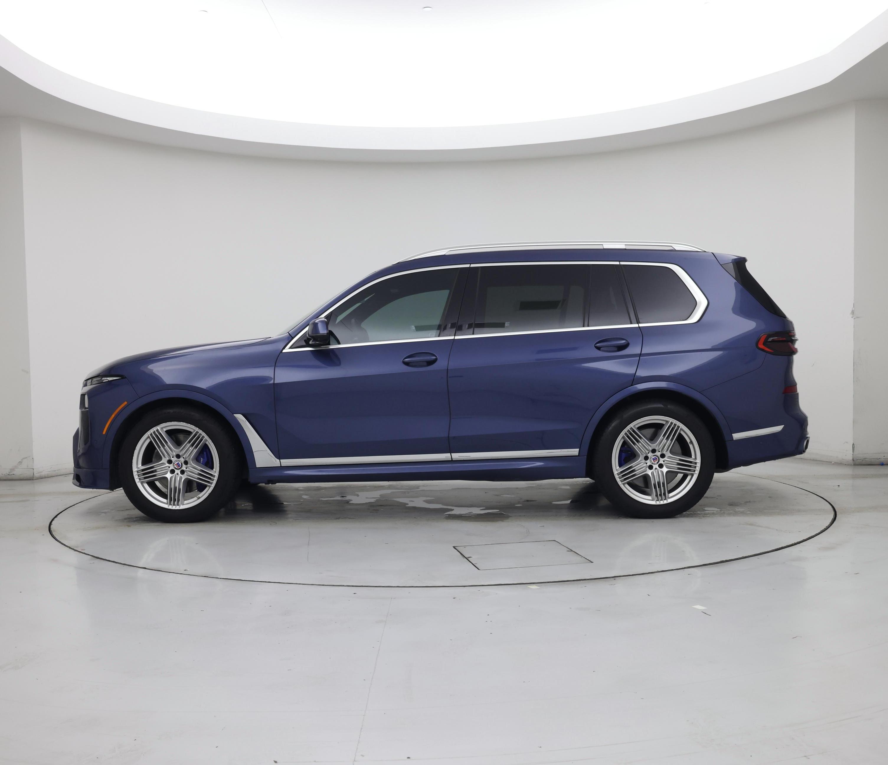 Thumbnail: 2023 BMW X7 - 3