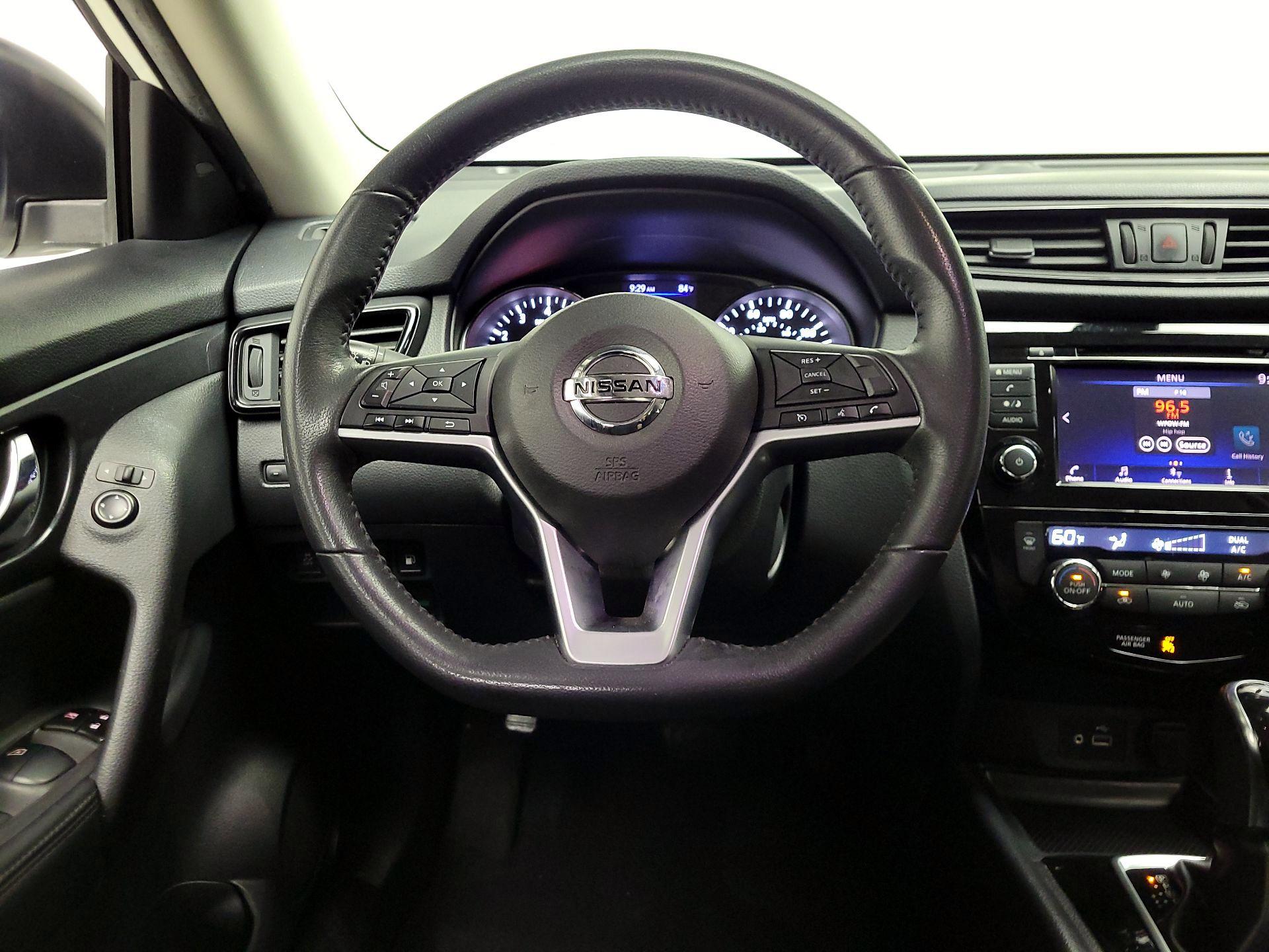 Thumbnail: 2020 Nissan Rogue - 10