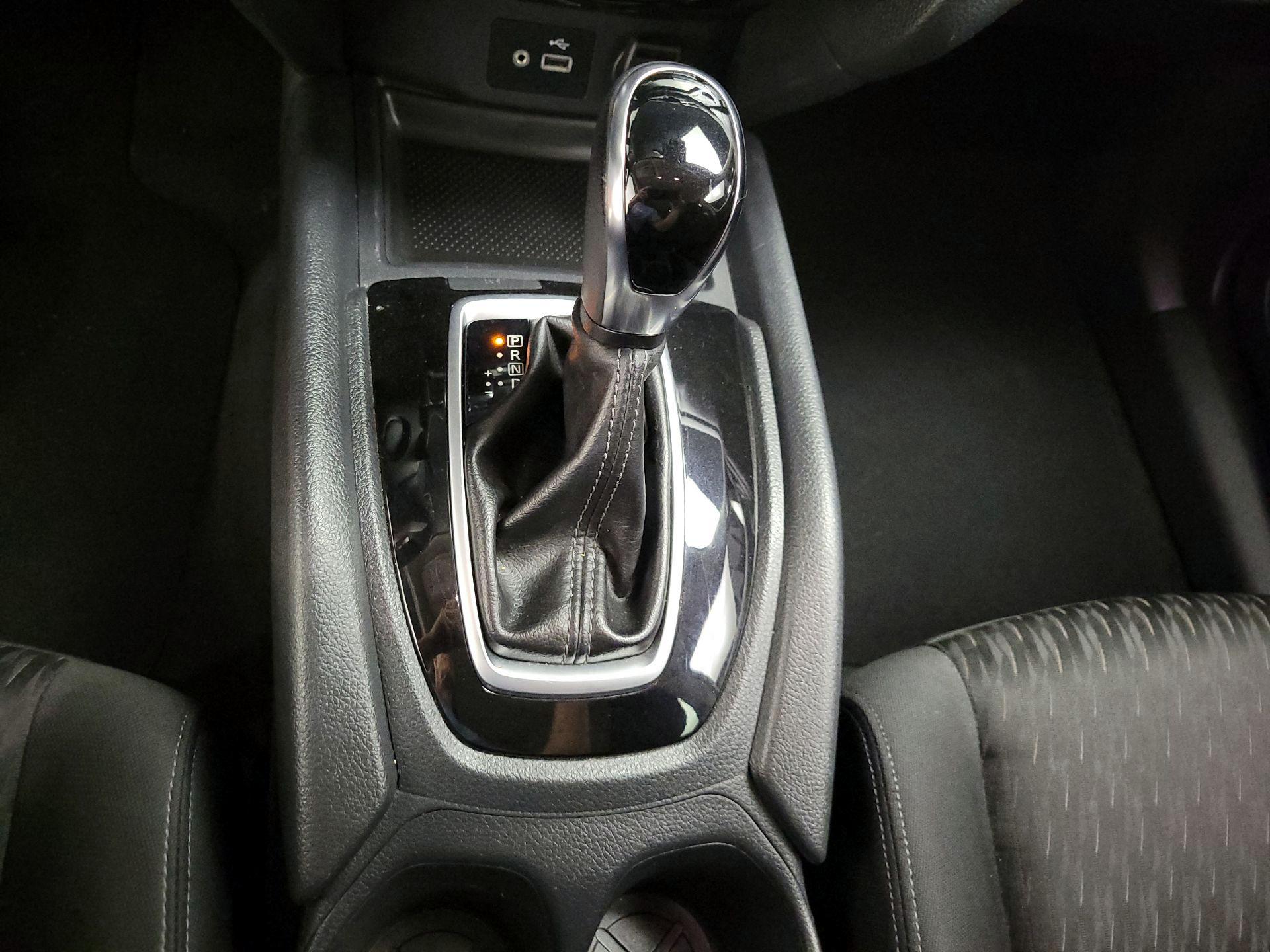 Thumbnail: 2020 Nissan Rogue - 18
