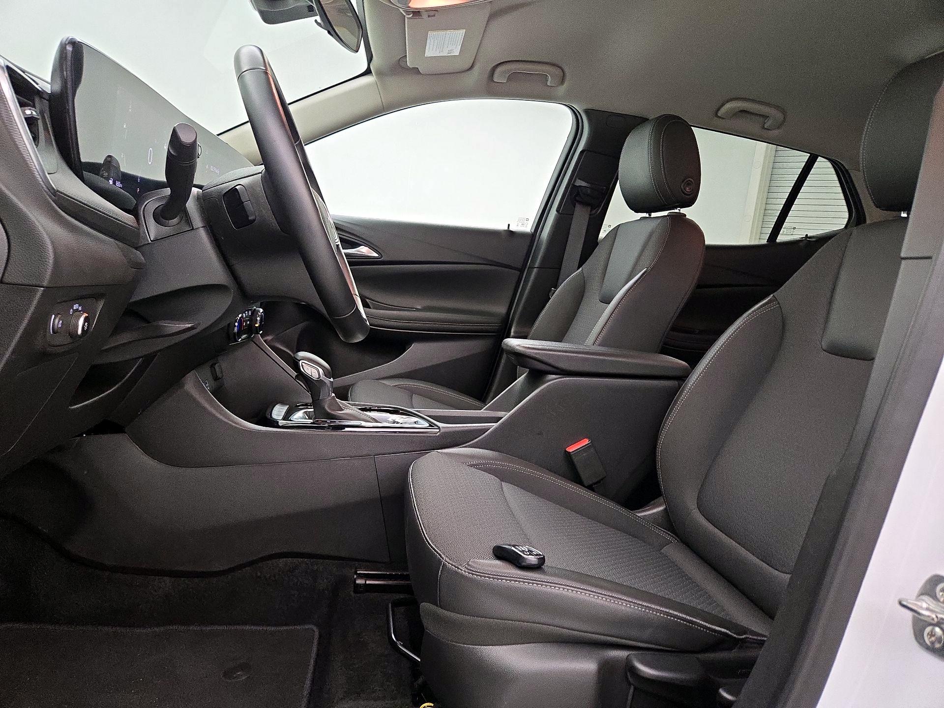 Thumbnail: 2025 Buick Encore GX - 11