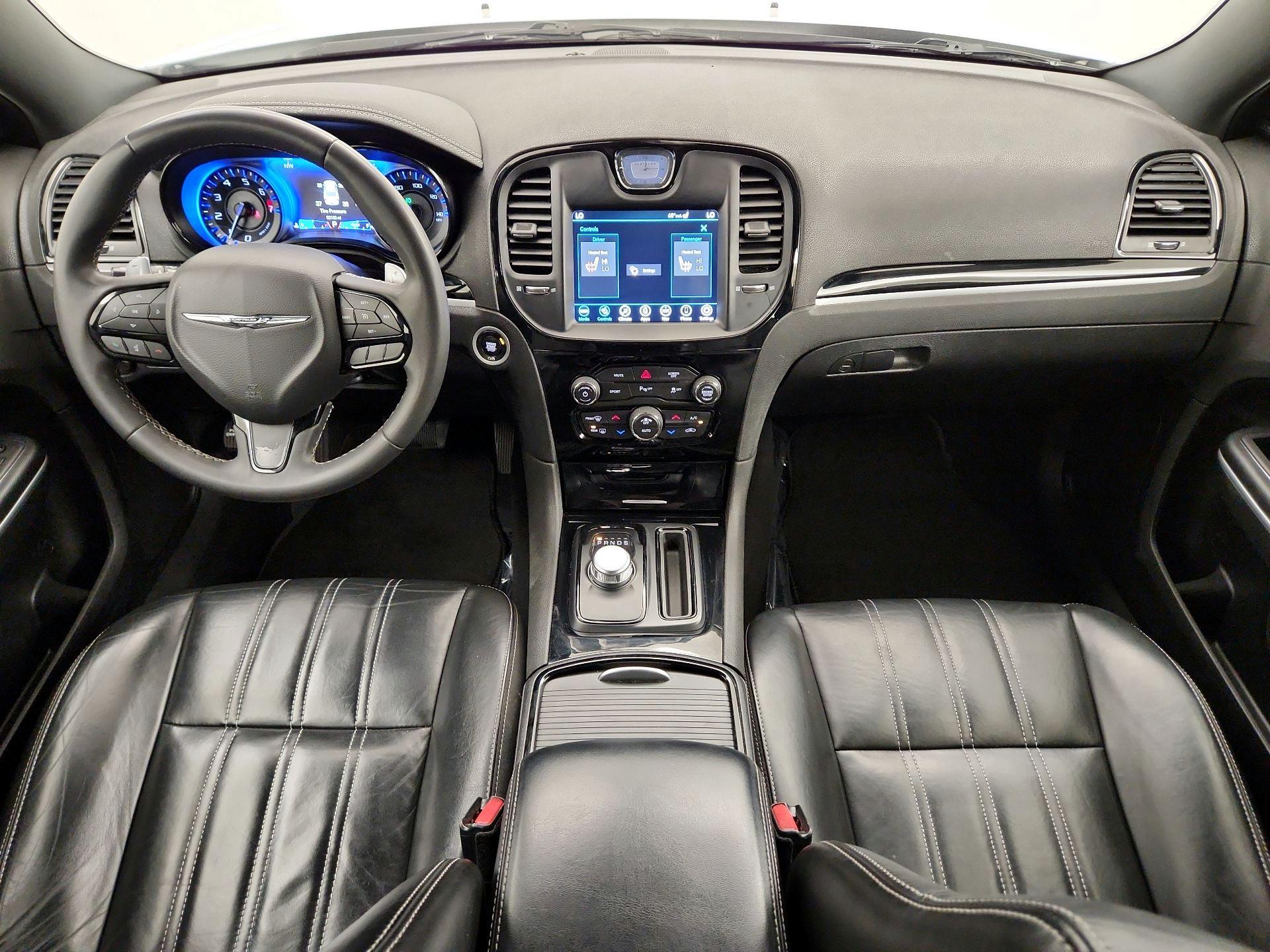 Thumbnail: 2023 Chrysler 300 - 9