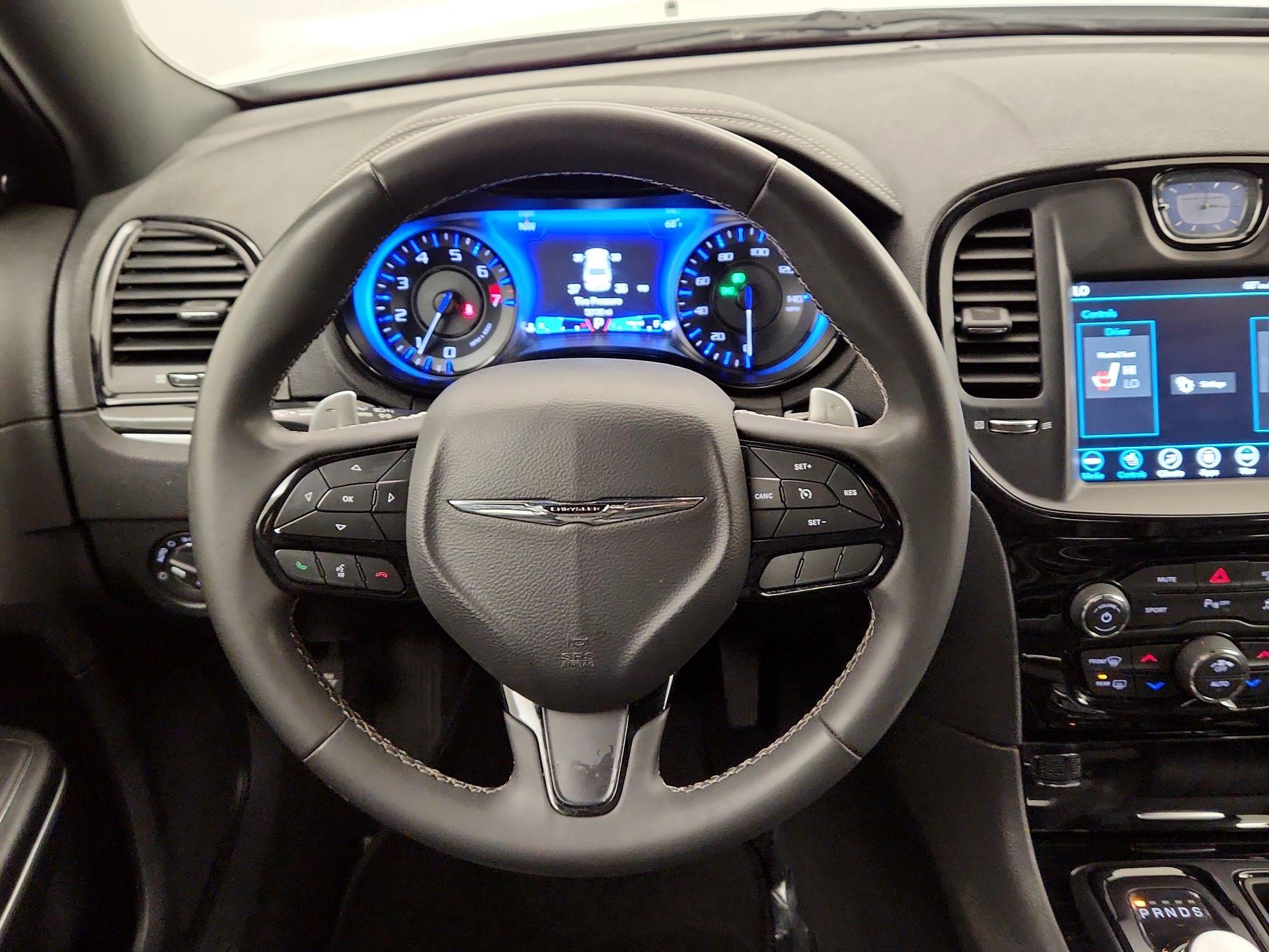 Thumbnail: 2023 Chrysler 300 - 10