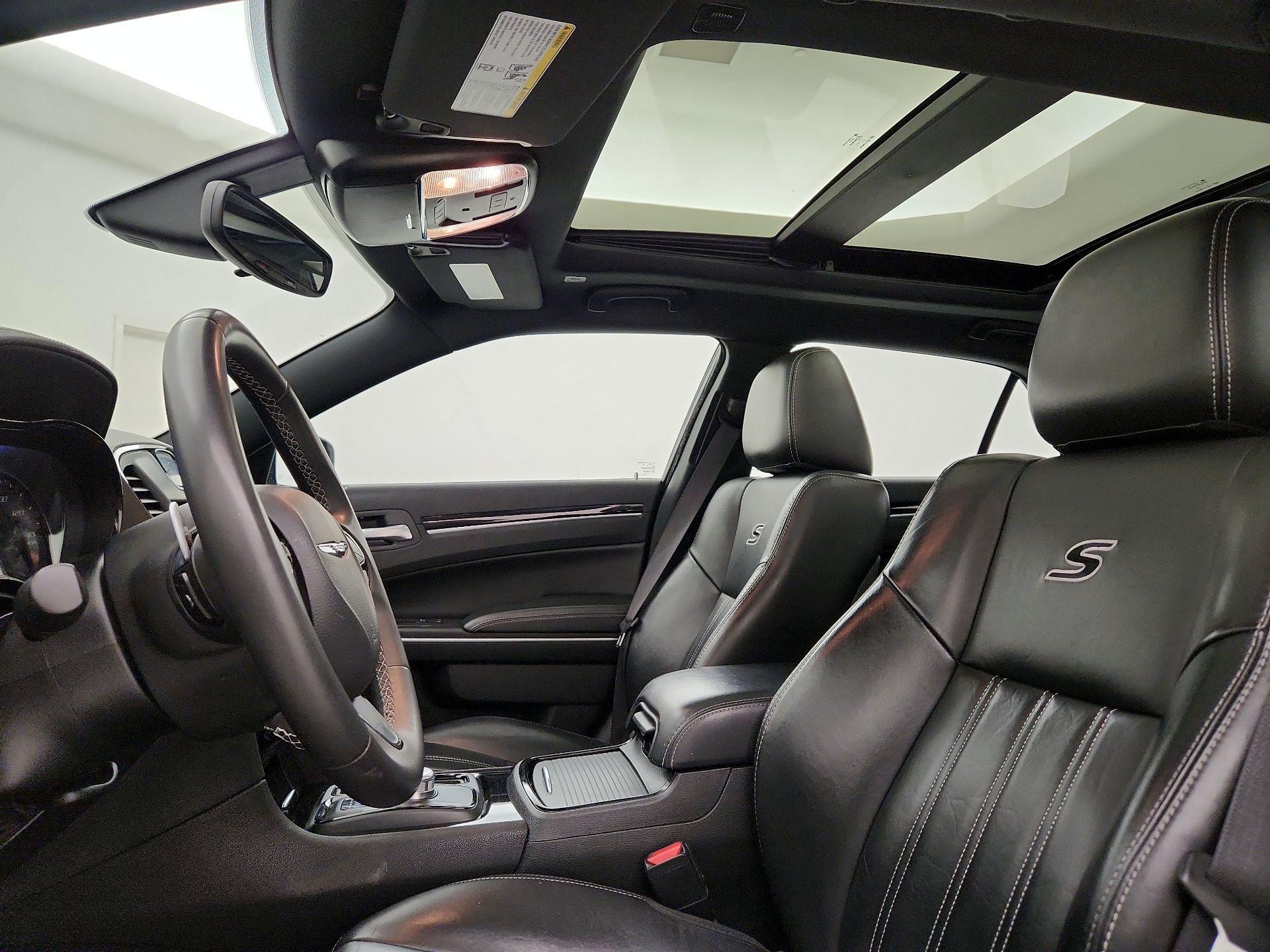 Thumbnail: 2023 Chrysler 300 - 20