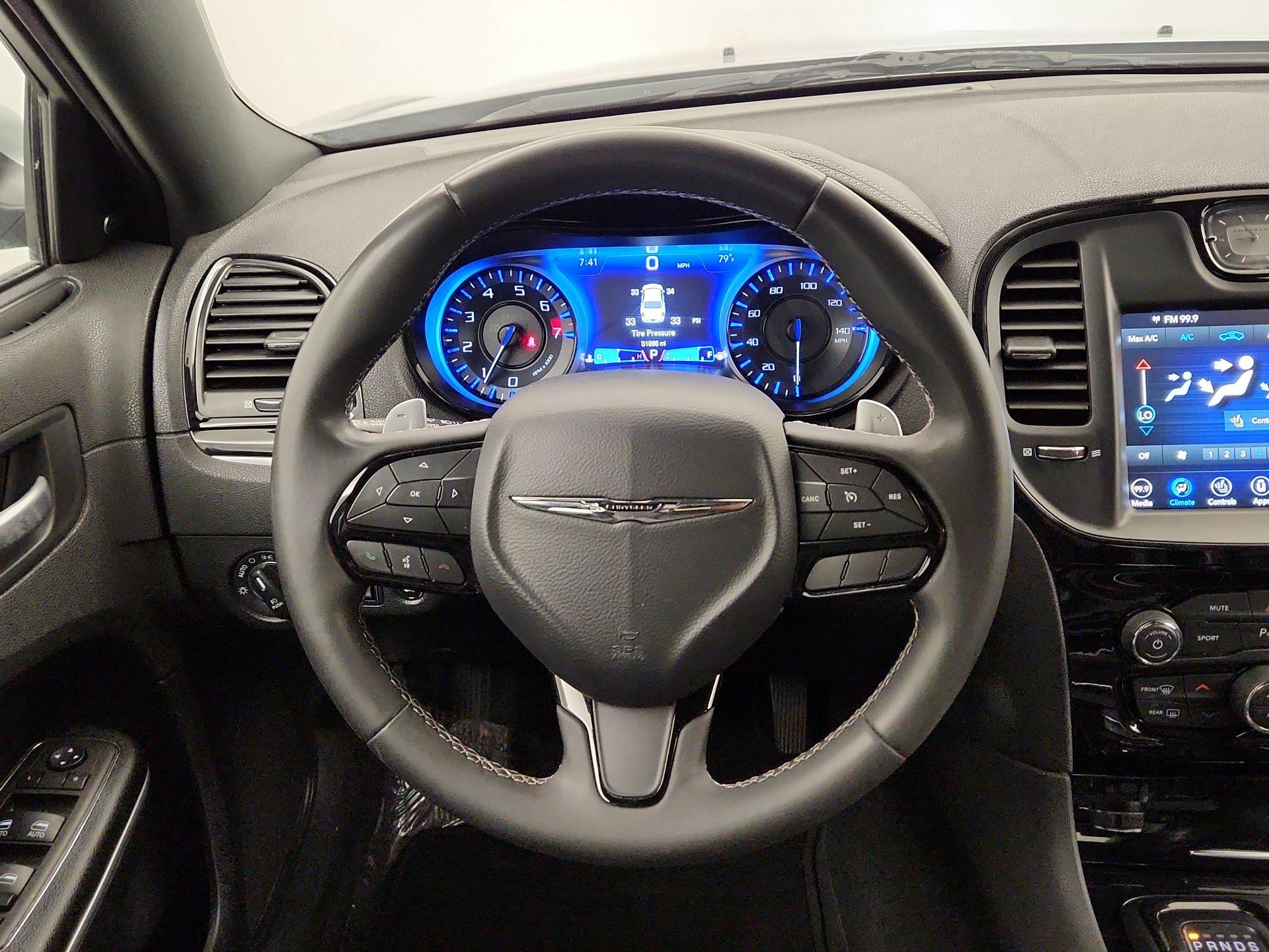 Thumbnail: 2023 Chrysler 300 - 10