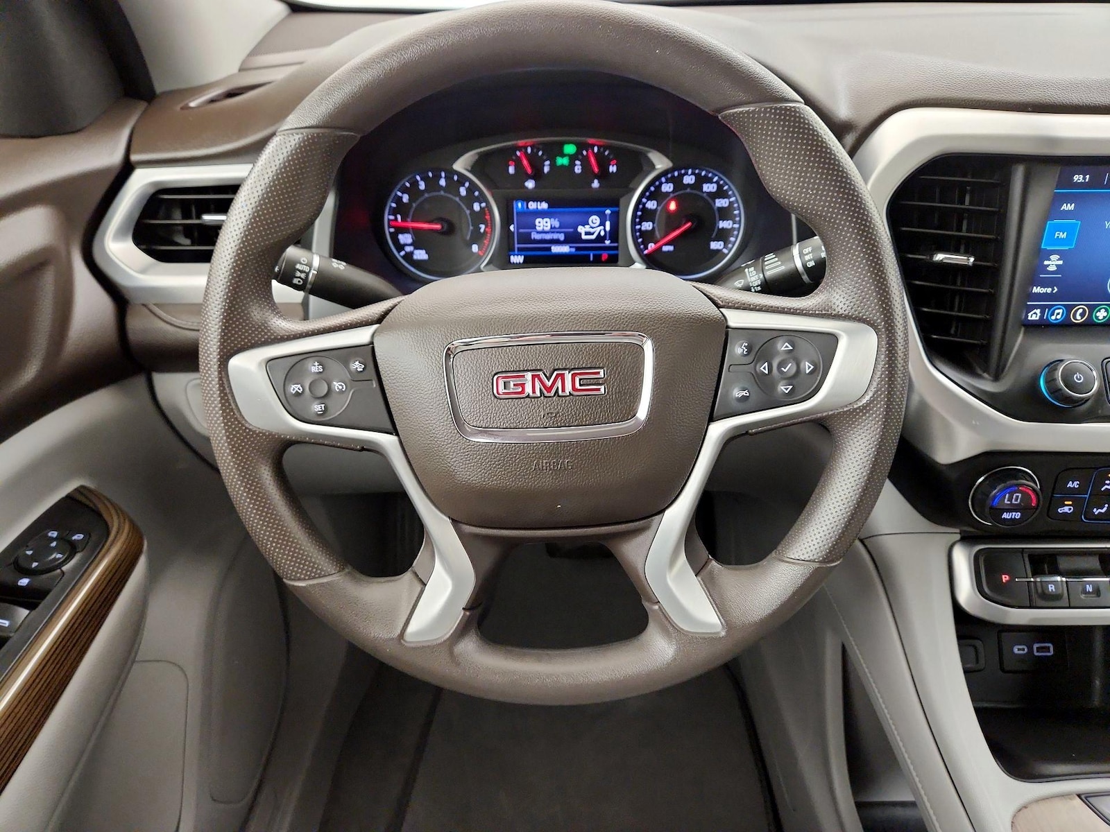 2022 GMC Acadia SLE - Photo 11