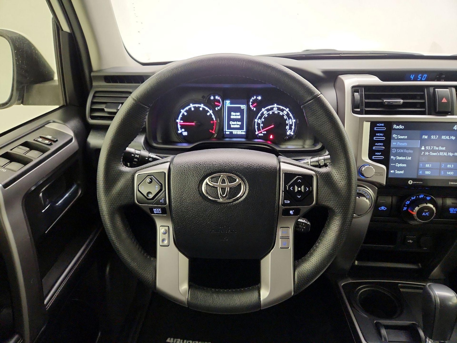 2024 Toyota 4Runner SR5 - Photo 11