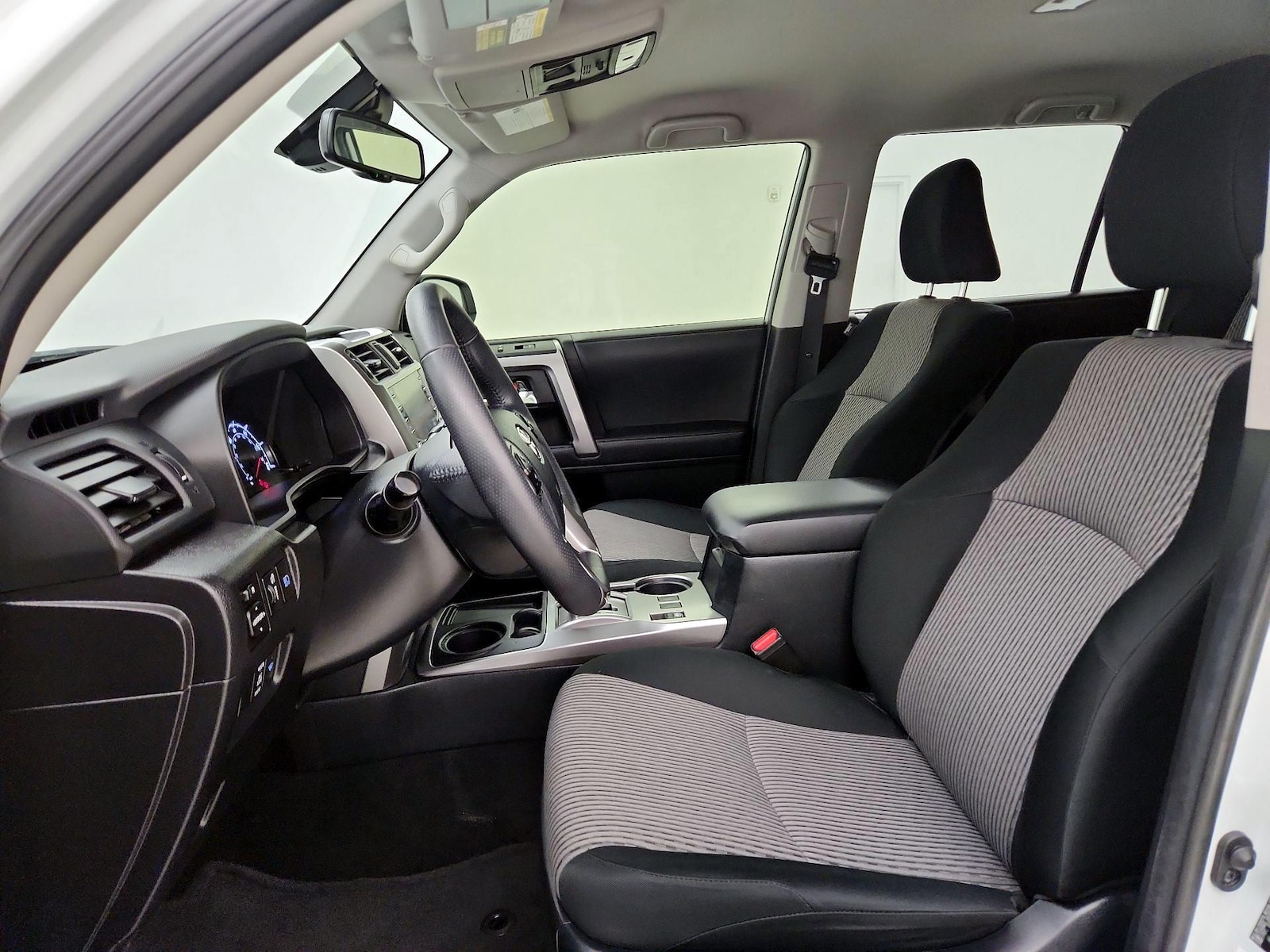 2024 Toyota 4Runner SR5 - Photo 12