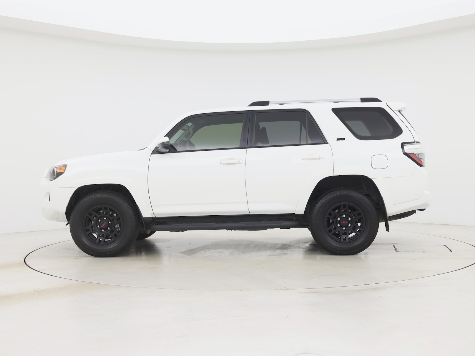 2024 Toyota 4Runner SR5 - Photo 4