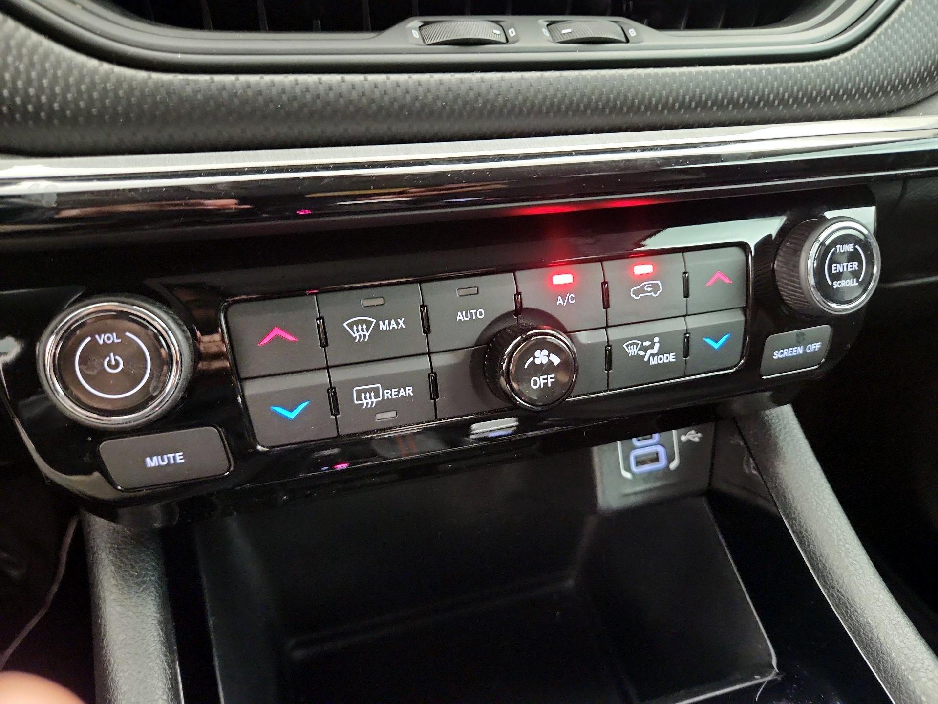 Thumbnail: 2022 Jeep Compass - 16