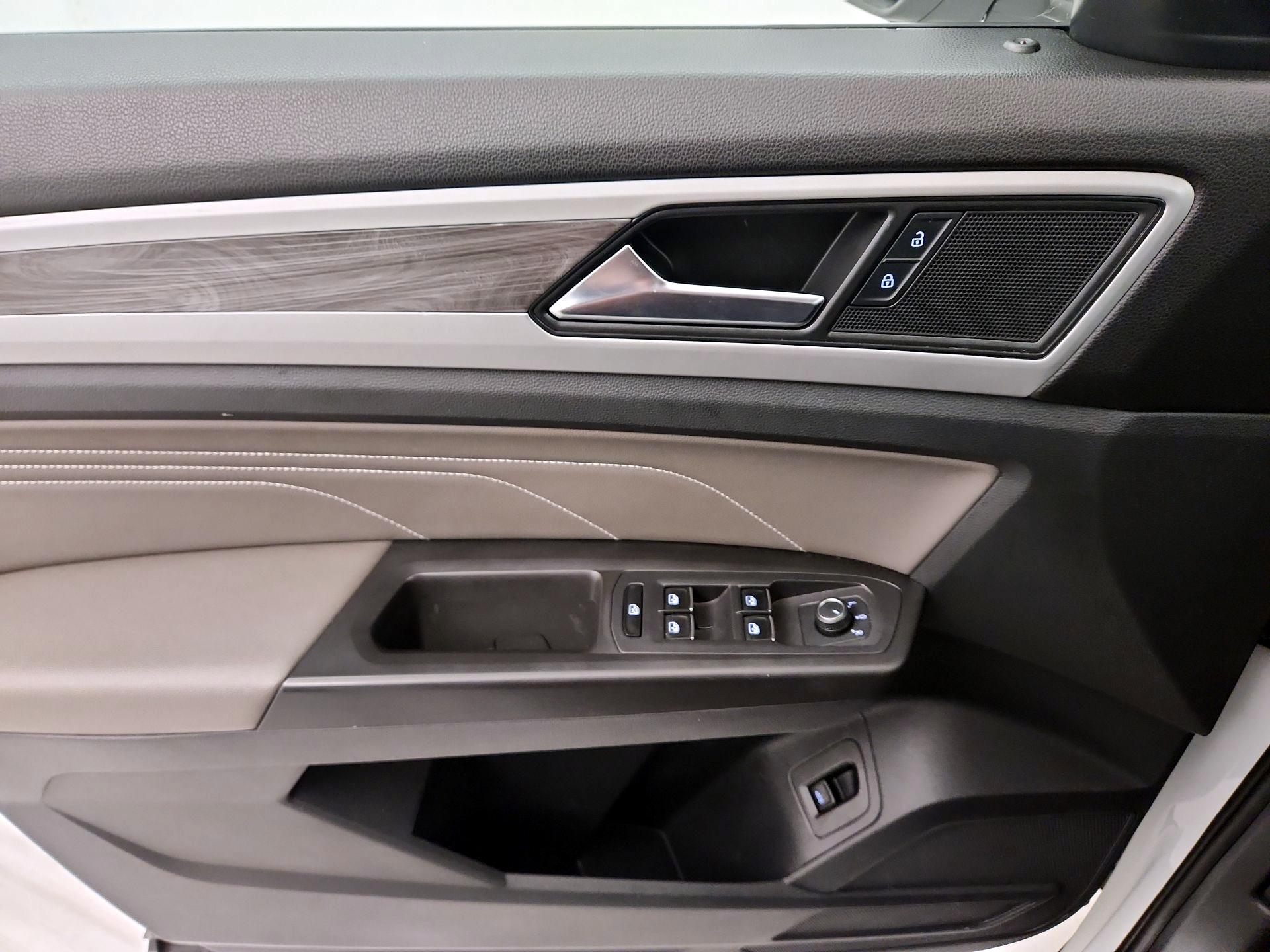 Thumbnail: 2022 Volkswagen Atlas - 12