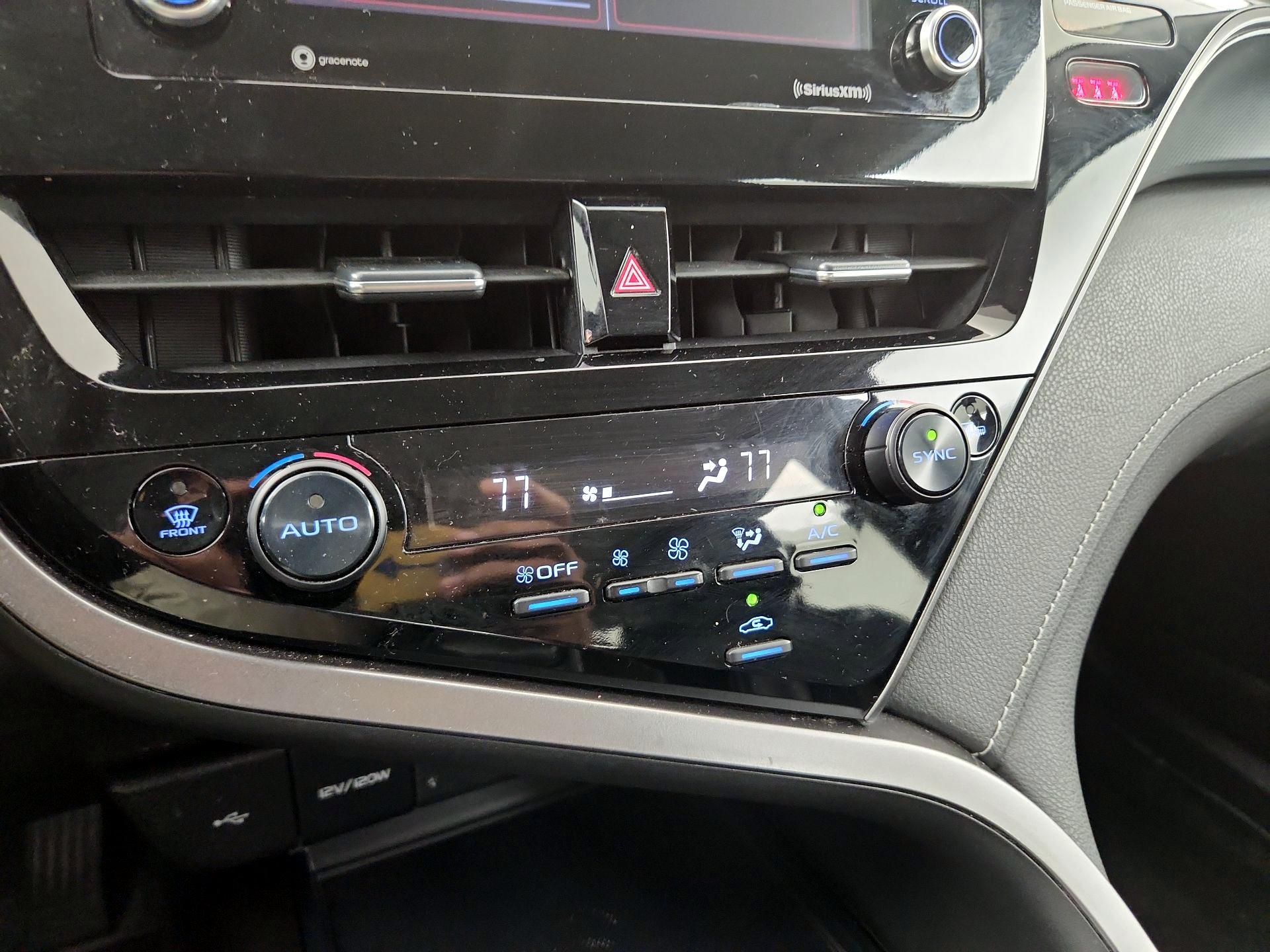 Thumbnail: 2022 Toyota Camry - 16