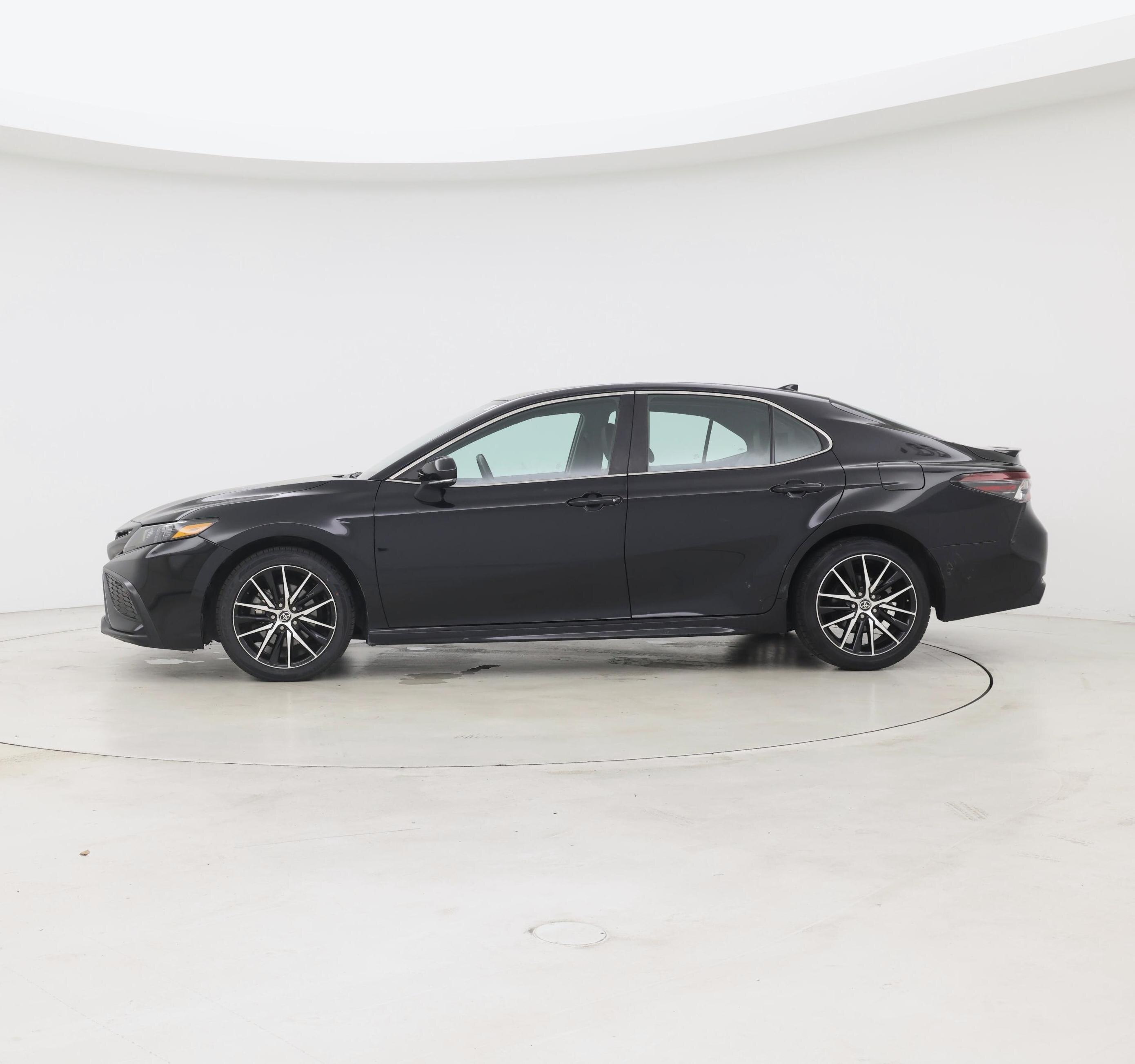 Thumbnail: 2022 Toyota Camry - 3