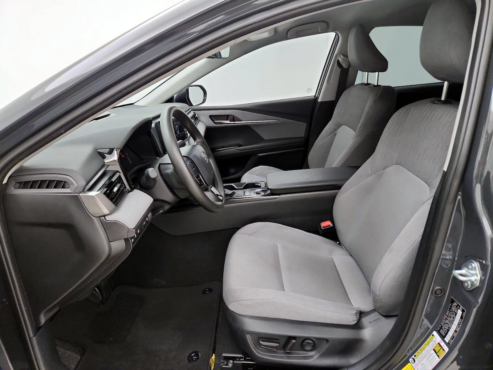 2025 Toyota Camry LE - Photo 12