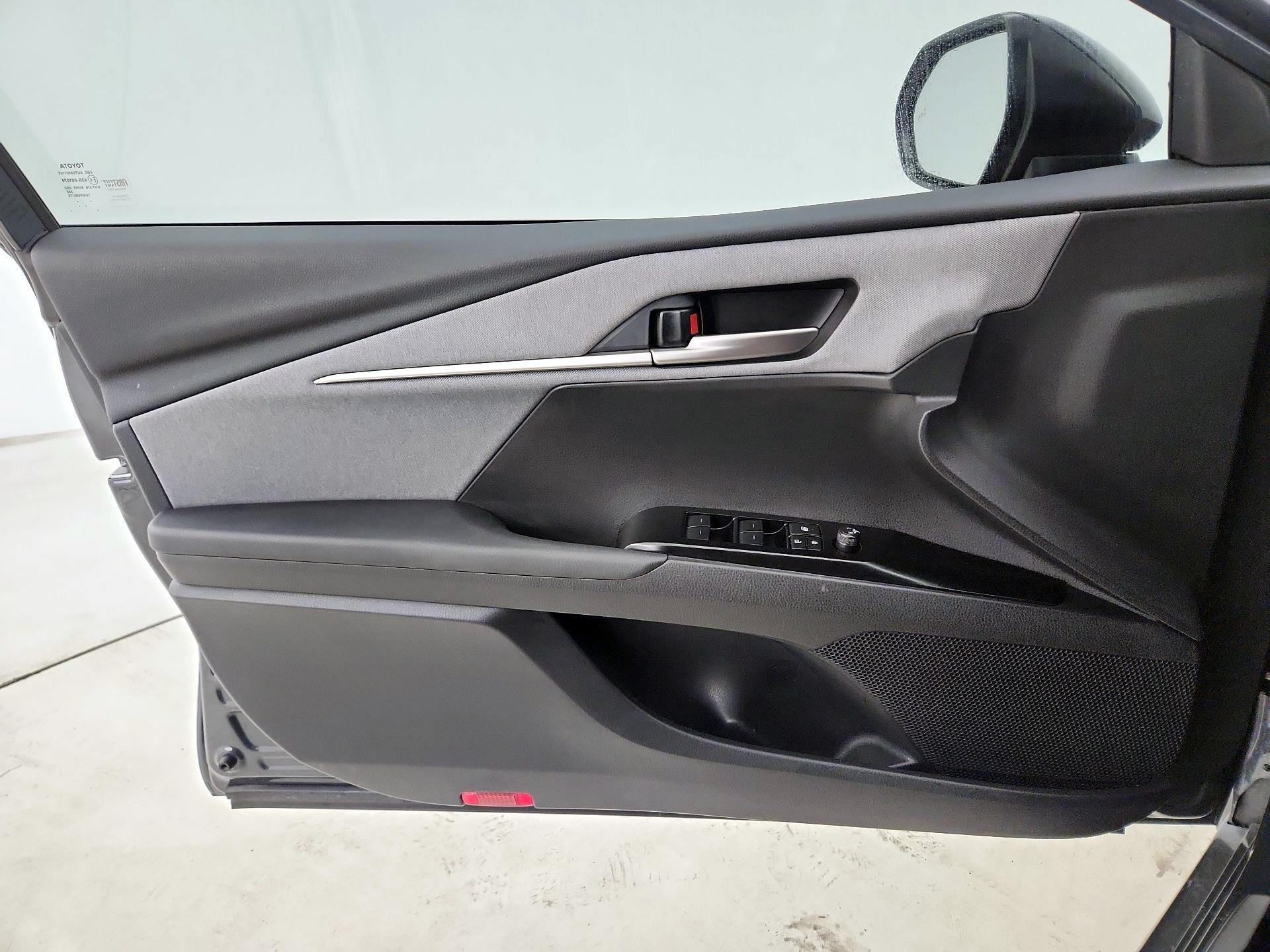 Thumbnail: 2025 Toyota Camry - 12
