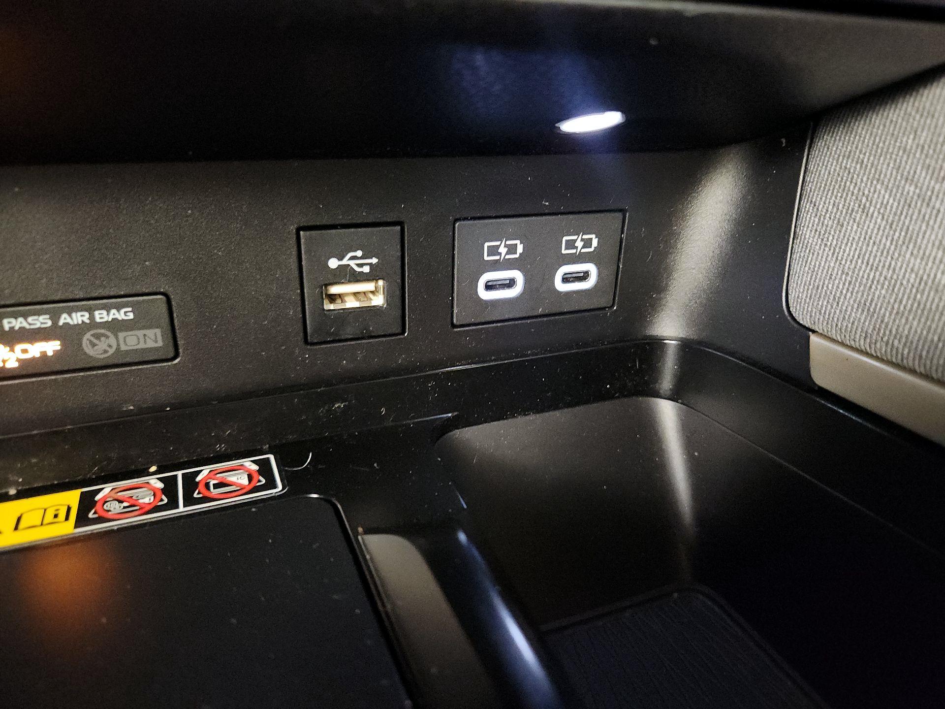 Thumbnail: 2025 Toyota Camry - 18