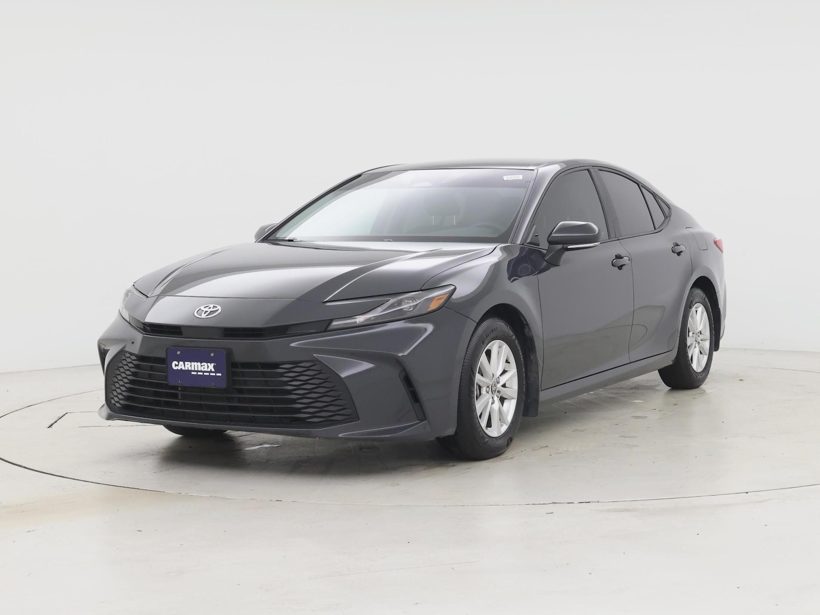 2025 Toyota Camry LE - Photo 5